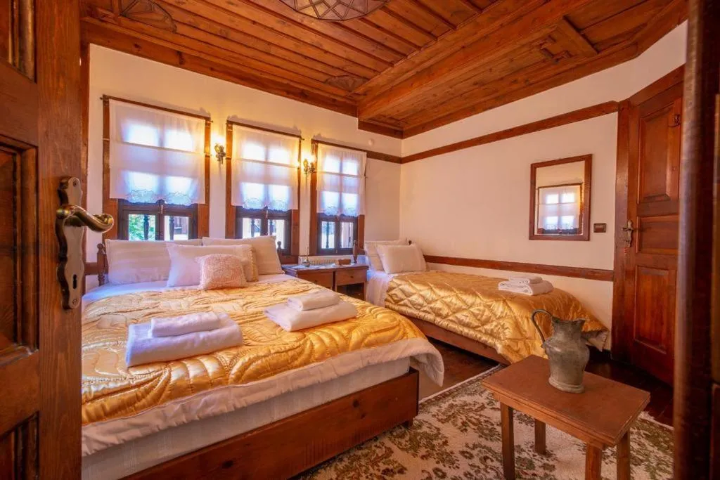 Bed in Süleyman Bey Konağı