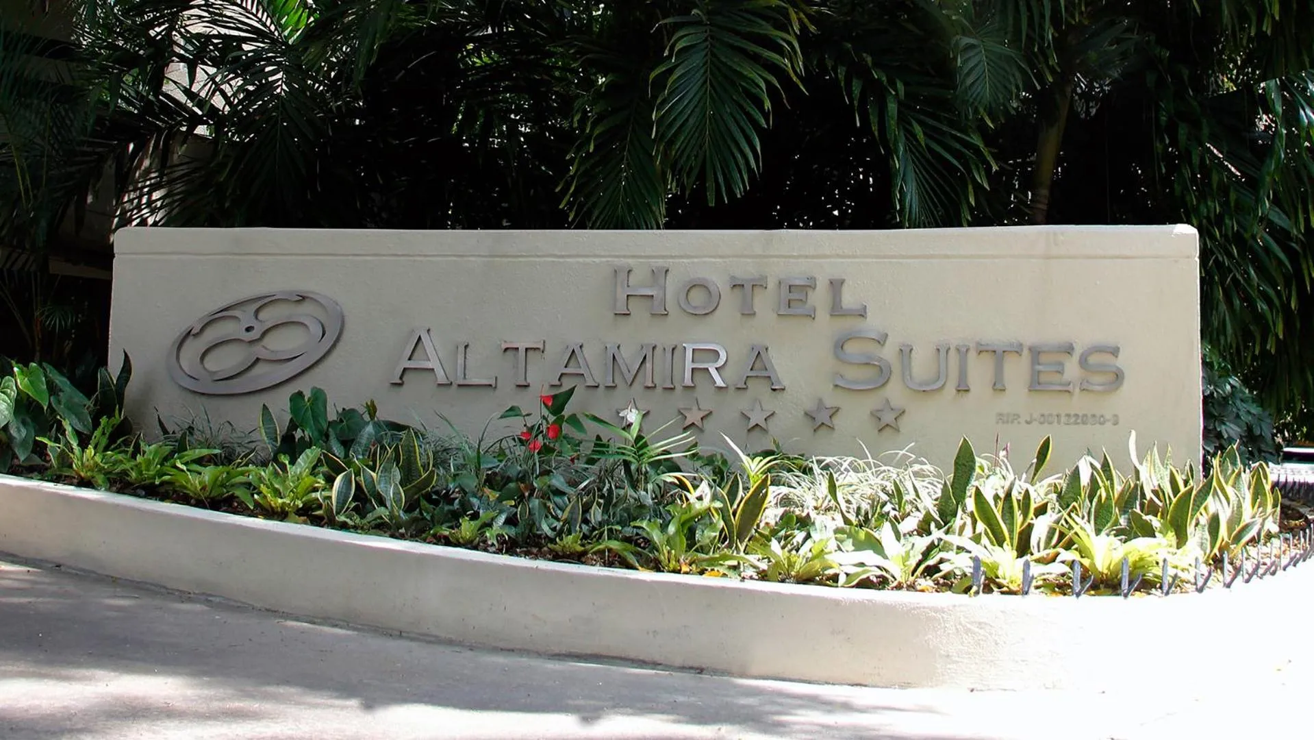 Property building in HOTEL ALTAMIRA SUITES