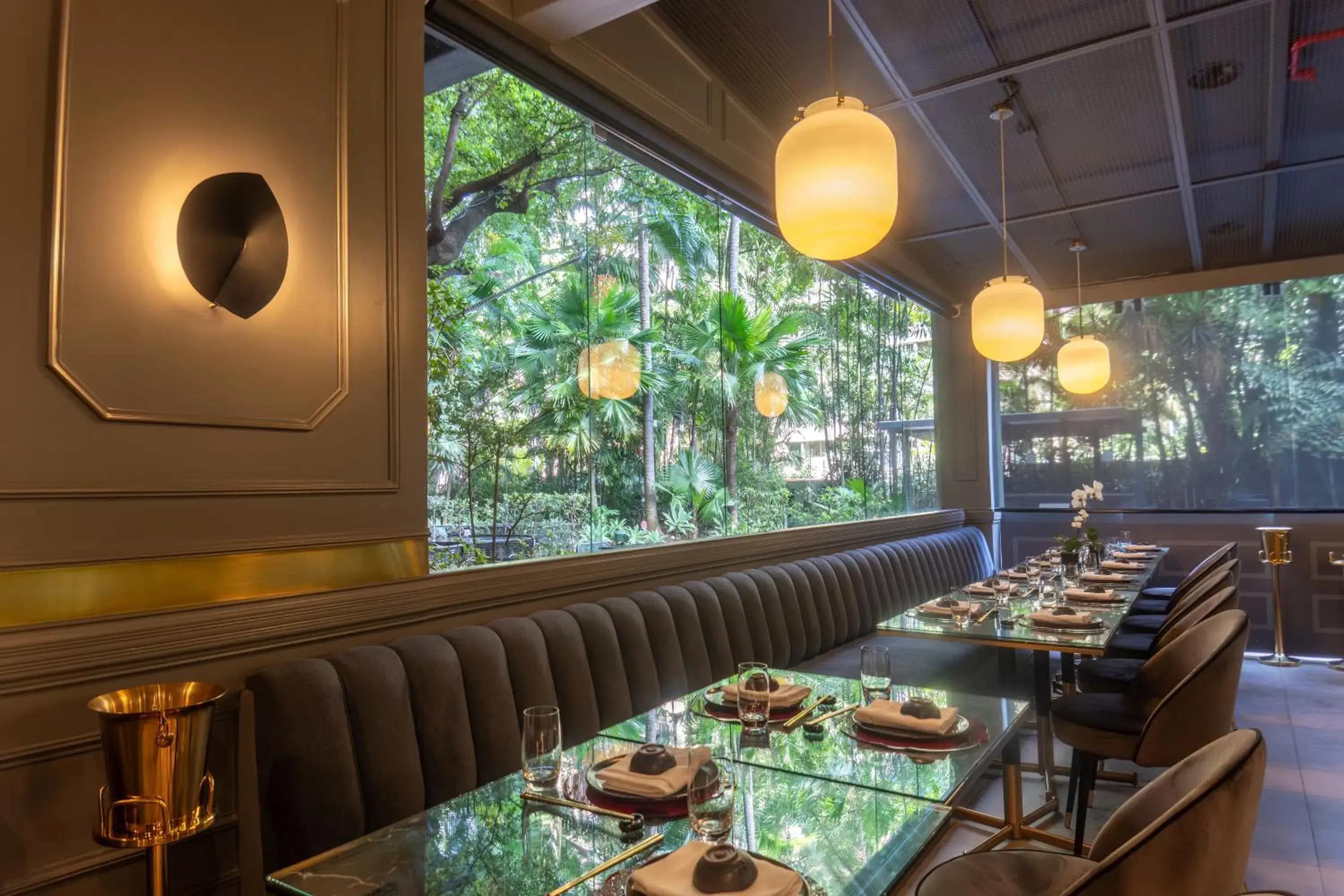 Restaurant/places to eat in HOTEL ALTAMIRA SUITES Restaurant/places to eat in HOTEL ALTAMIRA SUITES