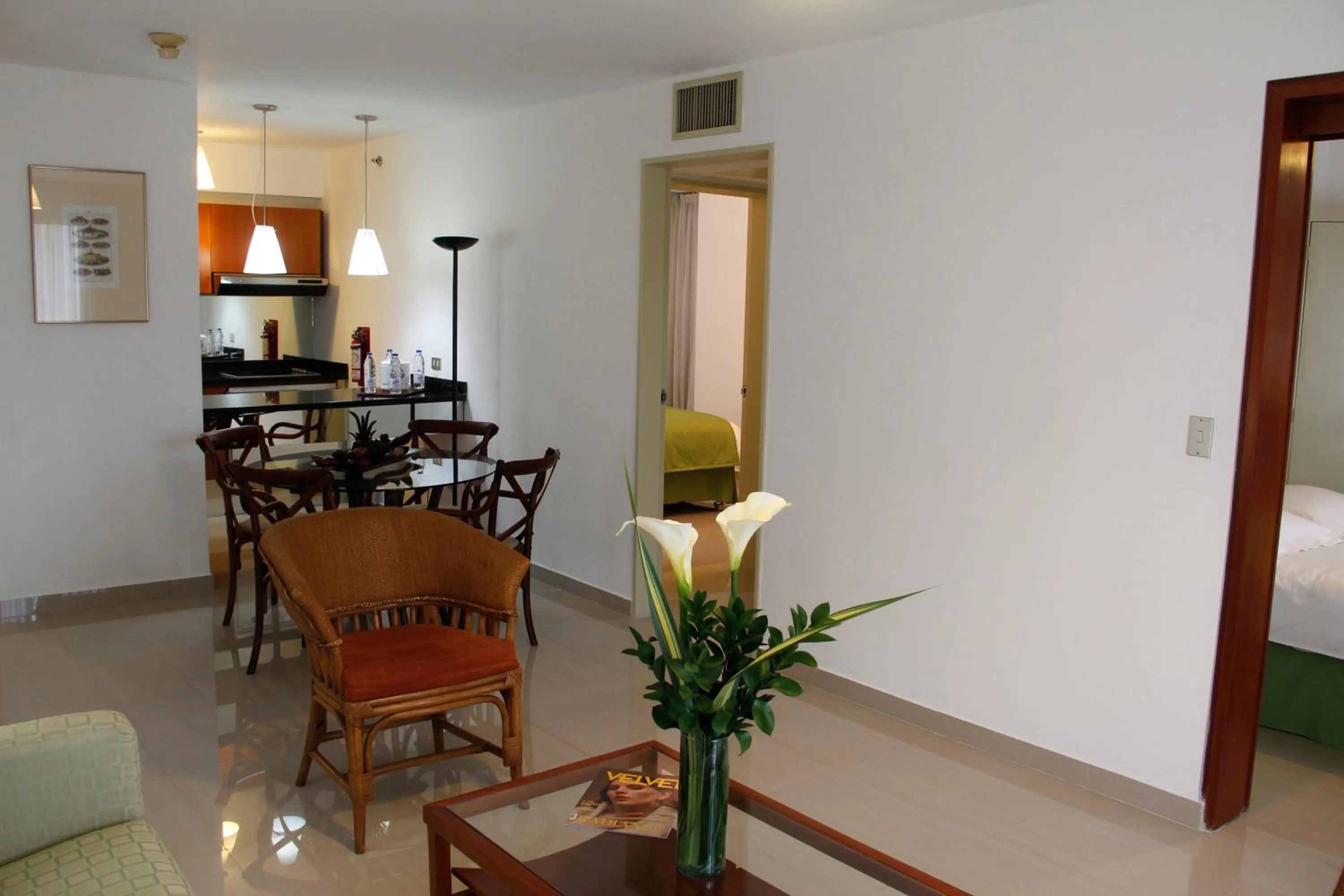 Living room in HOTEL ALTAMIRA SUITES