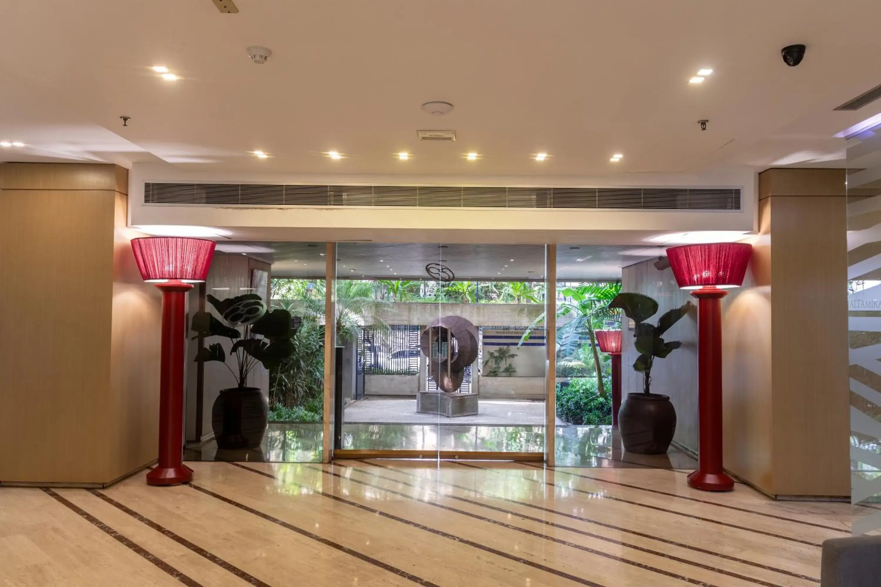 Property building in HOTEL ALTAMIRA SUITES Property building in HOTEL ALTAMIRA SUITES