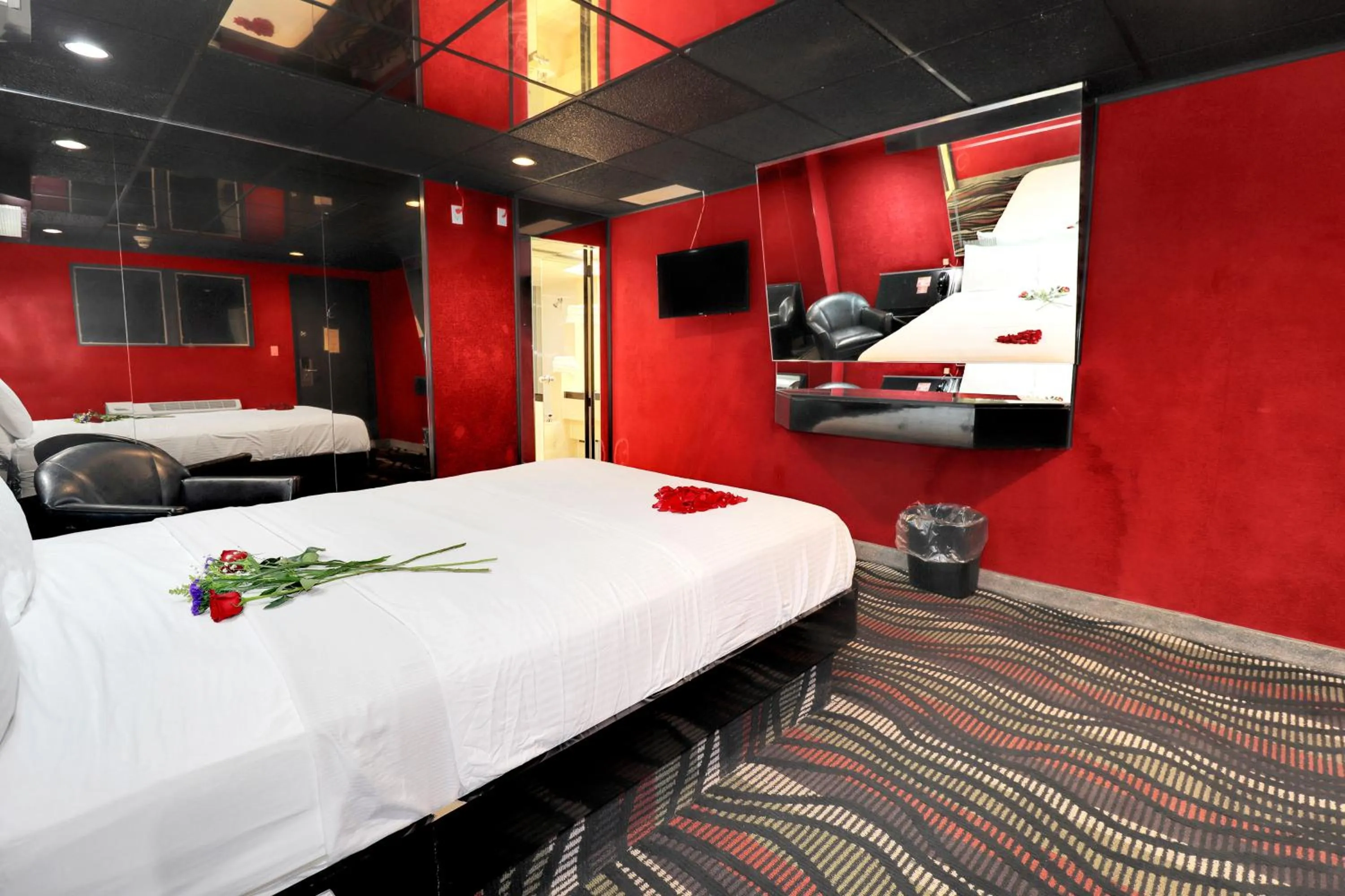 Bedroom, Bed in Hollywood Motel