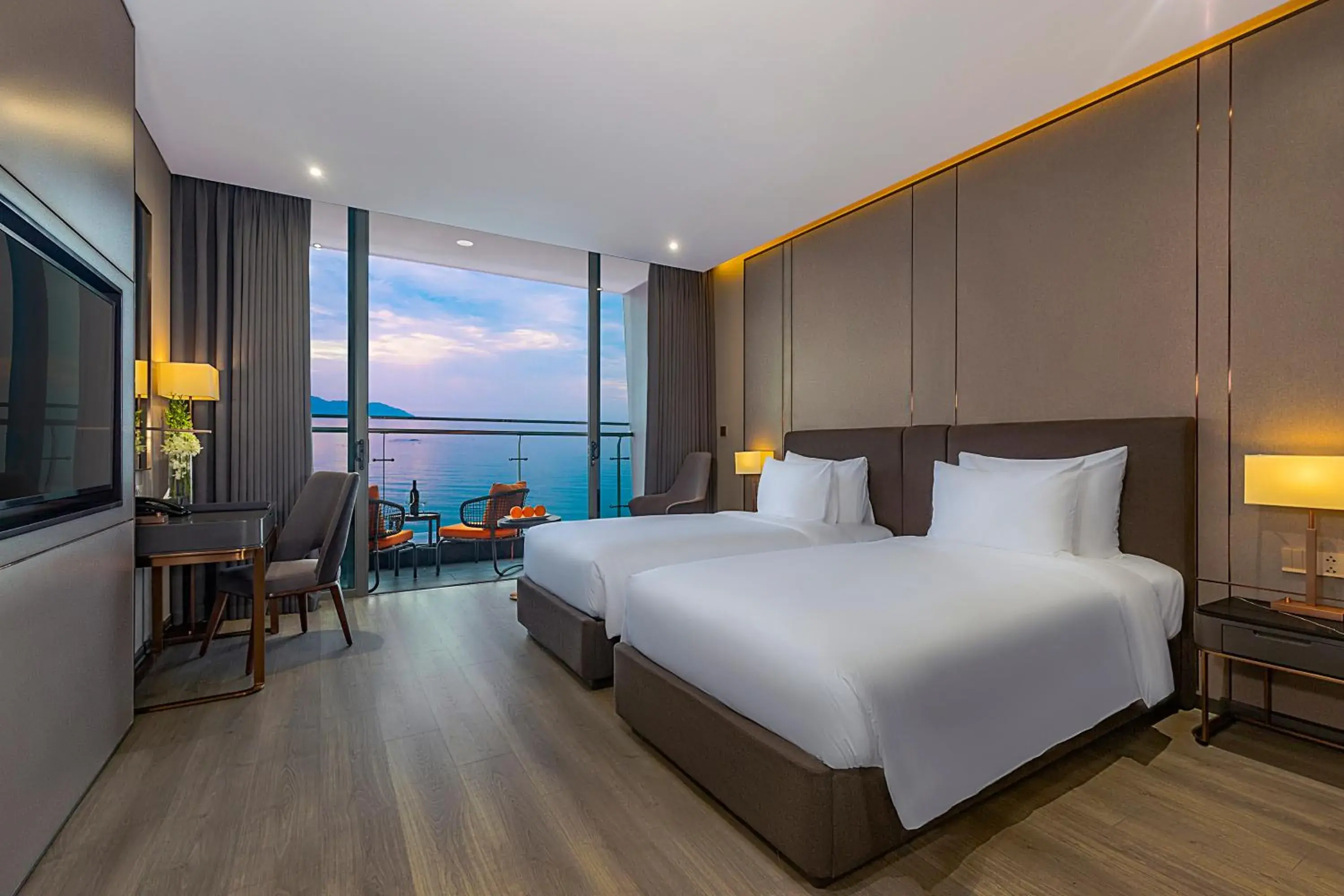 Premier Twin Room with Balcony and Sea View in Le Sands Oceanfront Danang Hotel Premier Twin Room with Balcony and Sea View in Le Sands Oceanfront Danang Hotel