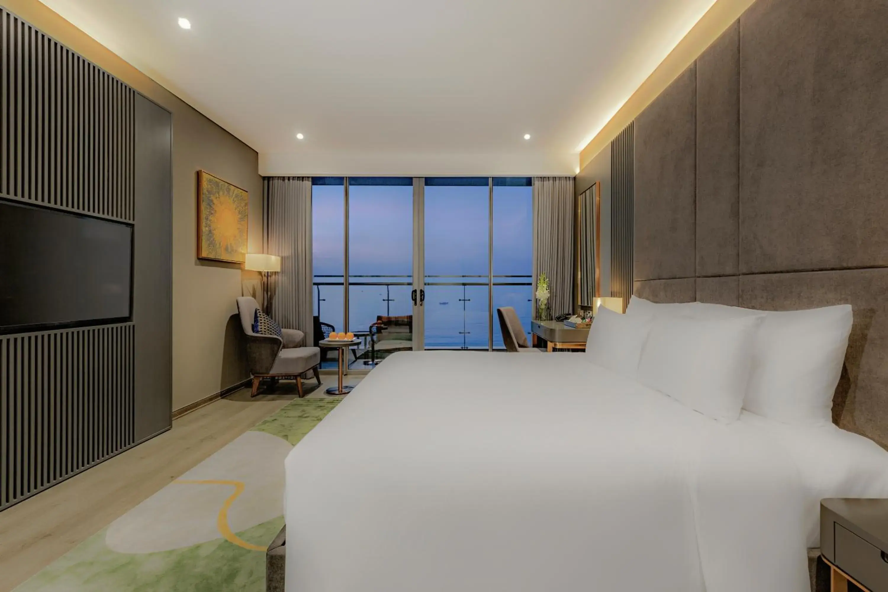 Bedroom, Bed in Le Sands Oceanfront Danang Hotel Bedroom, Bed in Le Sands Oceanfront Danang Hotel