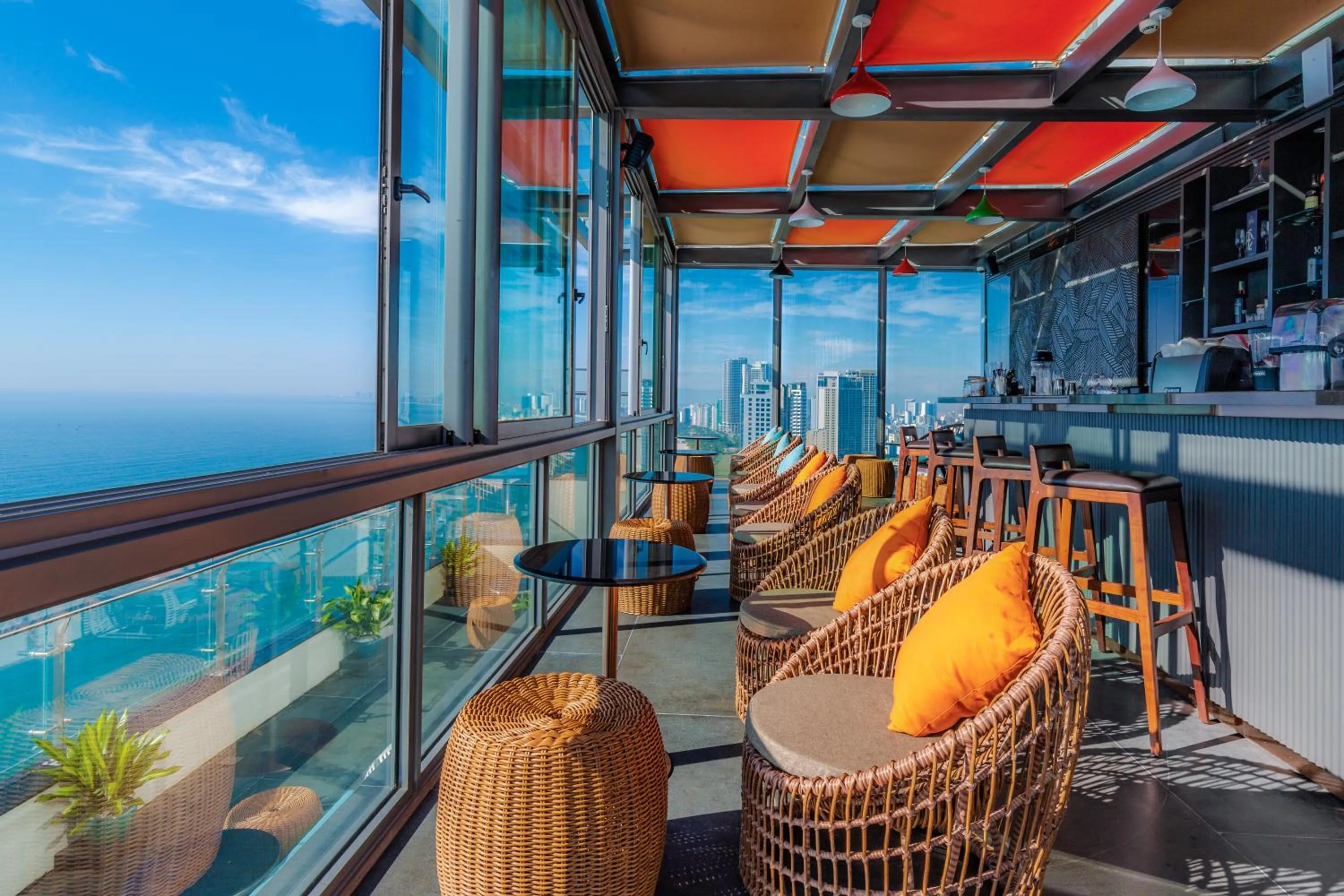 Swimming pool in Le Sands Oceanfront Danang Hotel