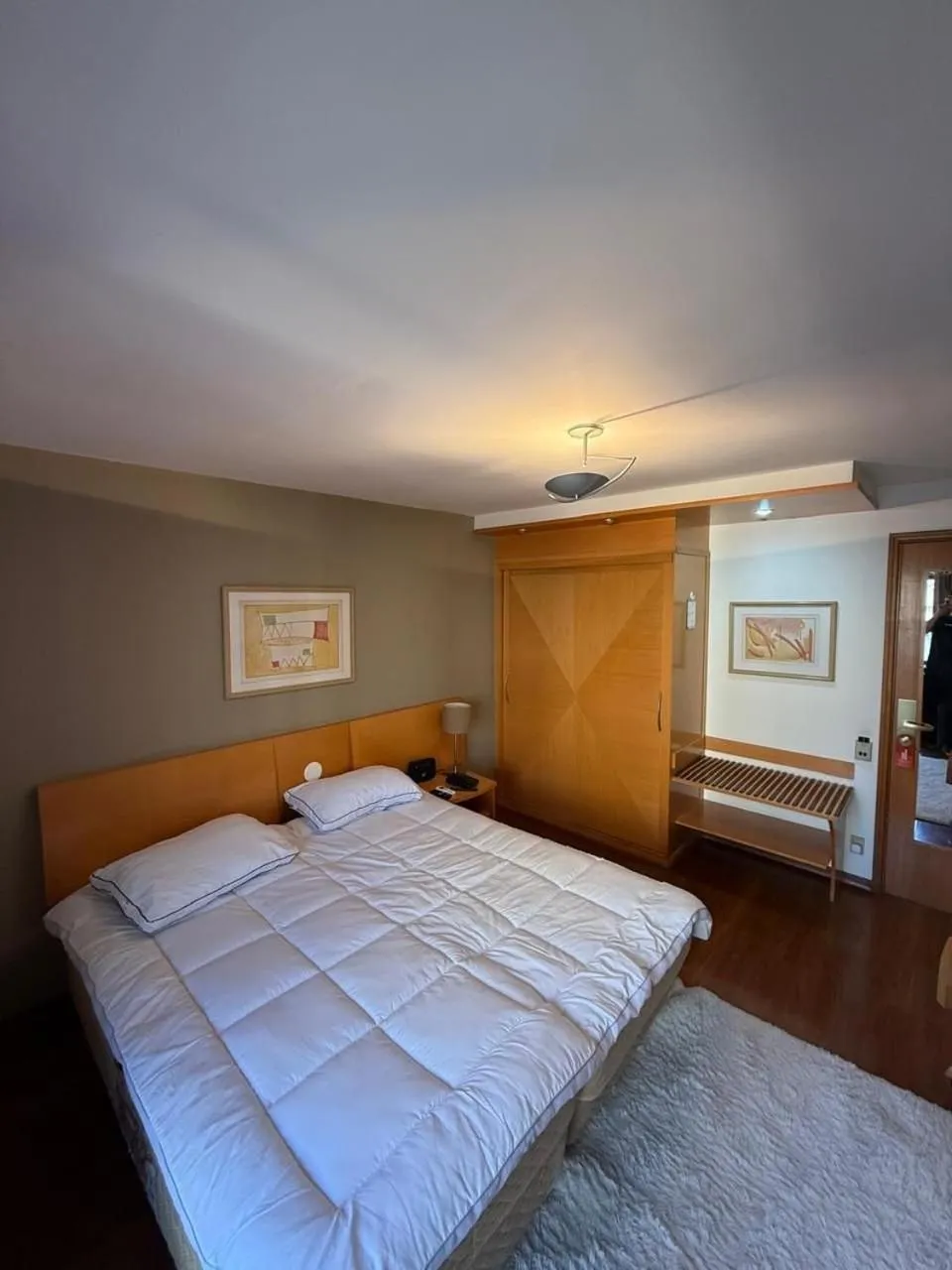 Bed in Elegant Flat Jardins - Garagem, Ar Cod,