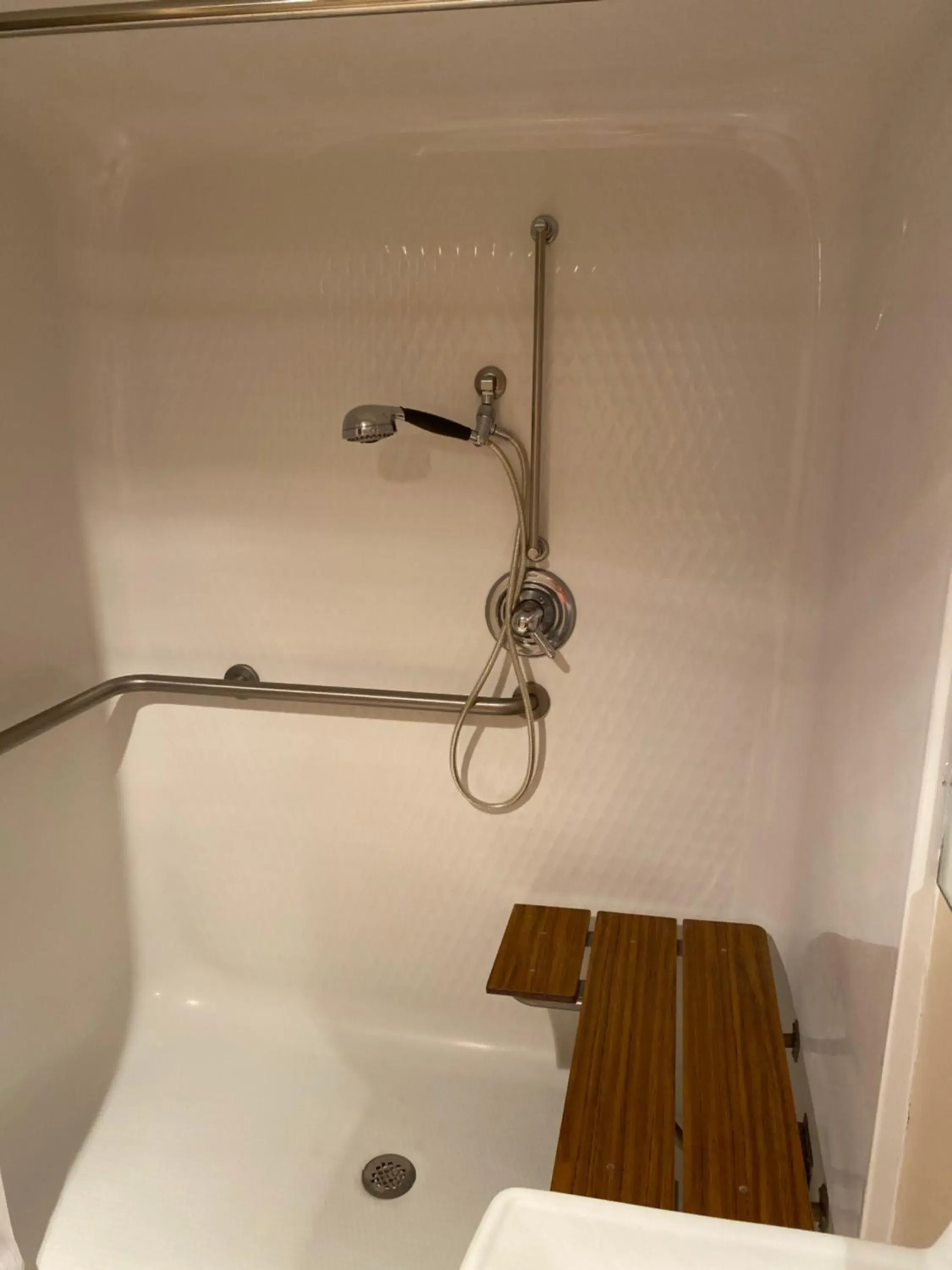 King Room - Disability Access in COLLINS INN & SUITES King Room - Disability Access in COLLINS INN & SUITES