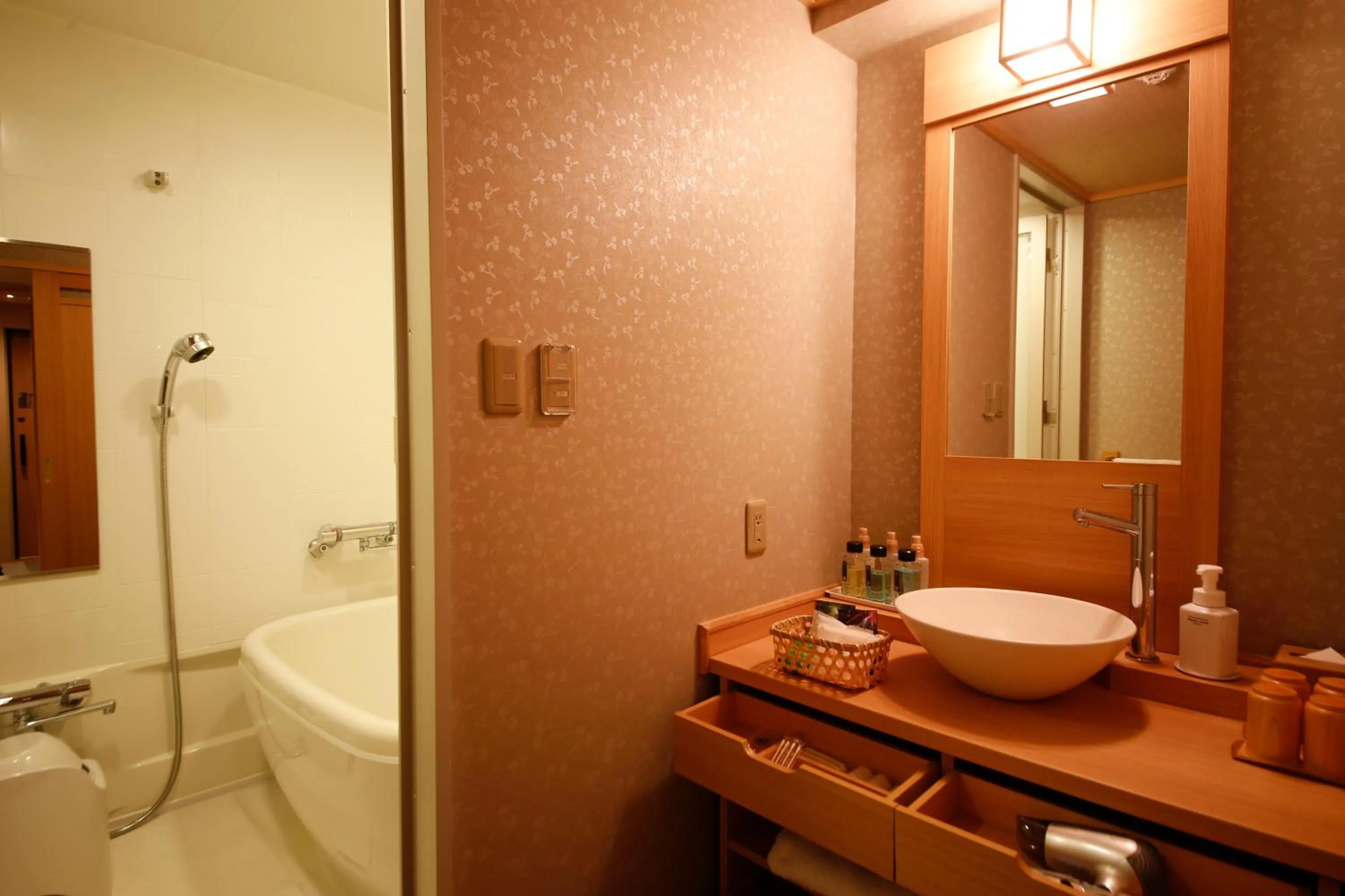 Bathroom in Kadensho, Arashiyama Onsen, Kyoto - Kyoritsu Resort
