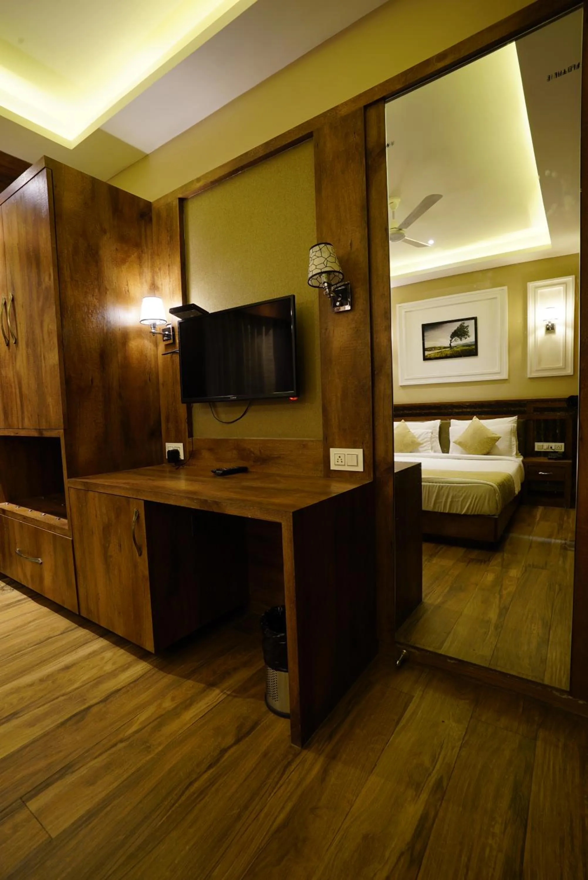 TV and multimedia, Bed in Mantra a Boutique Hotel