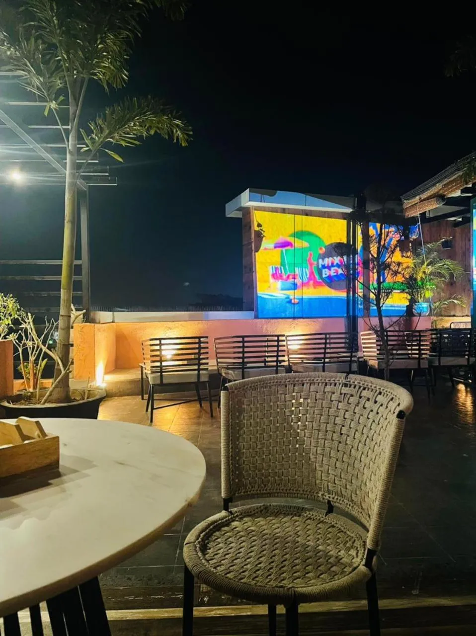 Restaurant/places to eat in Mantra a Boutique Hotel