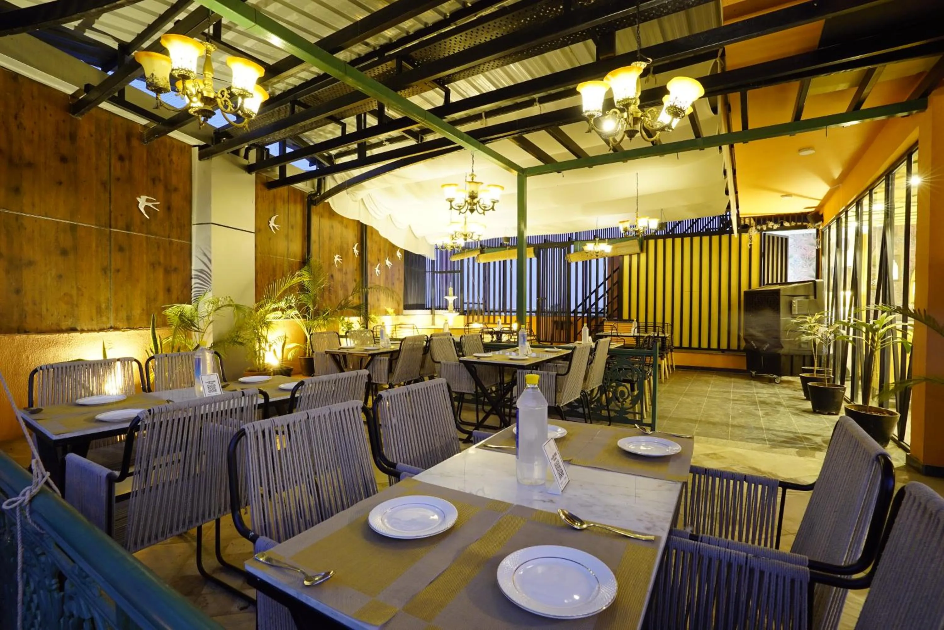 Restaurant/places to eat in Mantra a Boutique Hotel