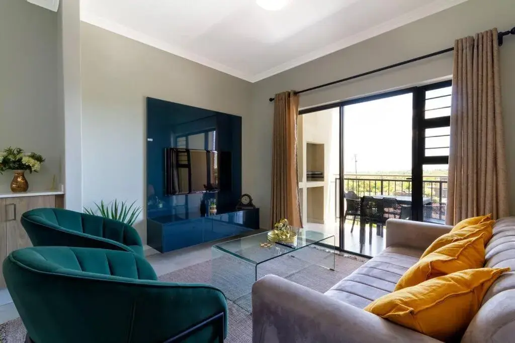 Two-Bedroom Apartment in Alimama Spaces: The Thando's Kyalami Woods Two-Bedroom Apartment in Alimama Spaces: The Thando's Kyalami Woods