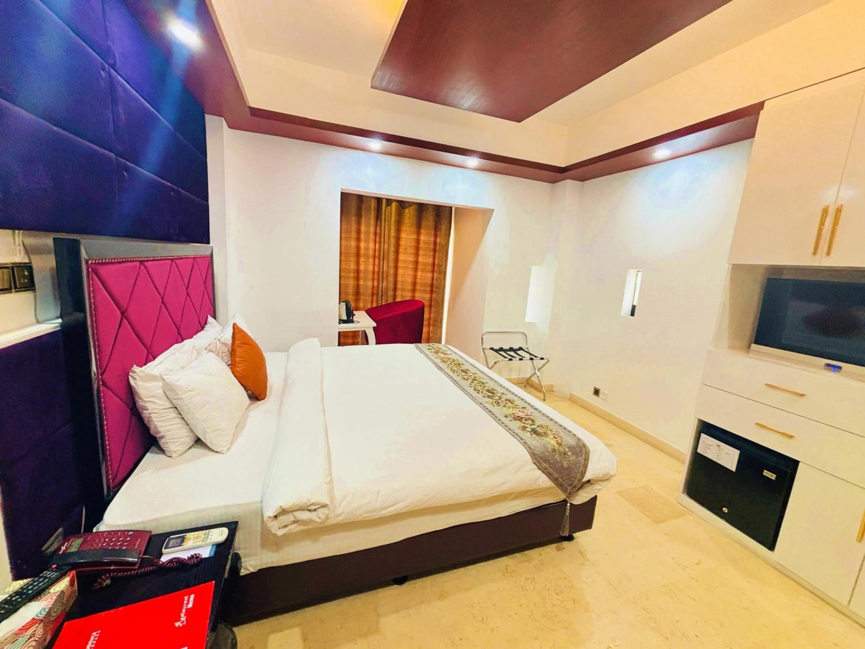 Bedroom, Bed in The Elite Residence Dhaka