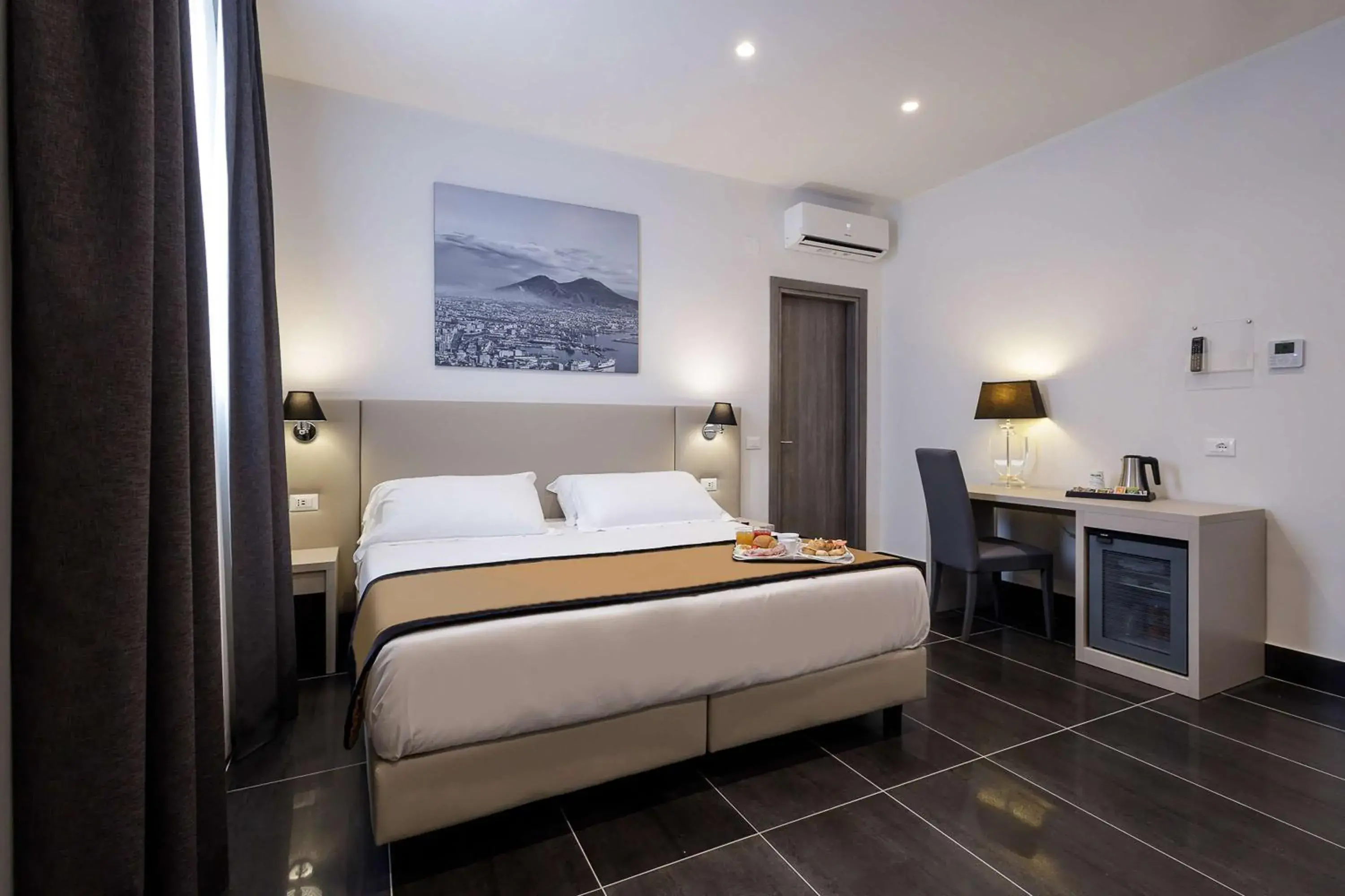 Superior Family Room with King Bed and Sofa Bed - Non-Smoking in Best Western Hotel dei Mille Superior Family Room with King Bed and Sofa Bed - Non-Smoking in Best Western Hotel dei Mille