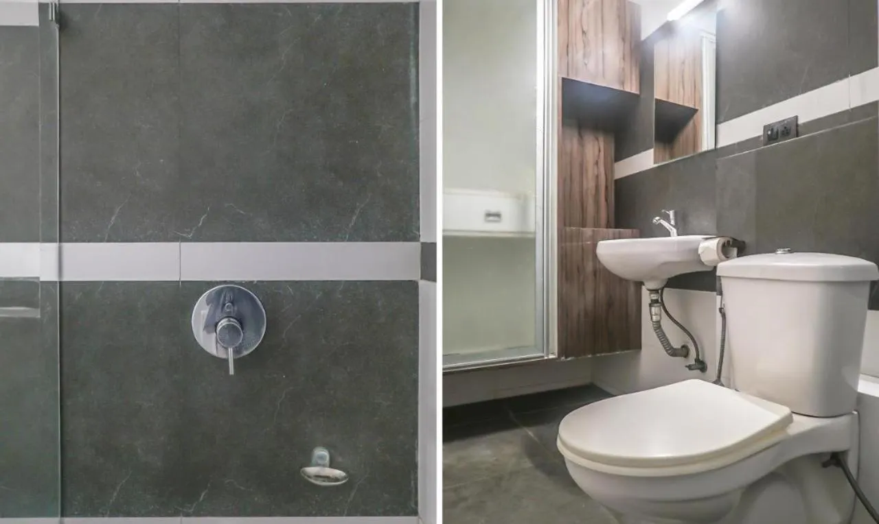 Bathroom in Hotel Shiva's, Kolhapur