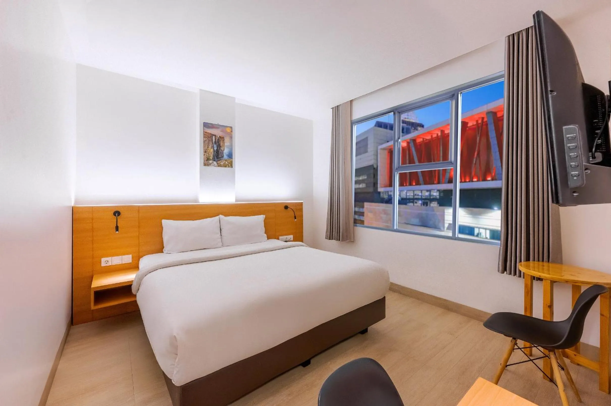 Bedroom, Bed in Grand Thamrin Hotel