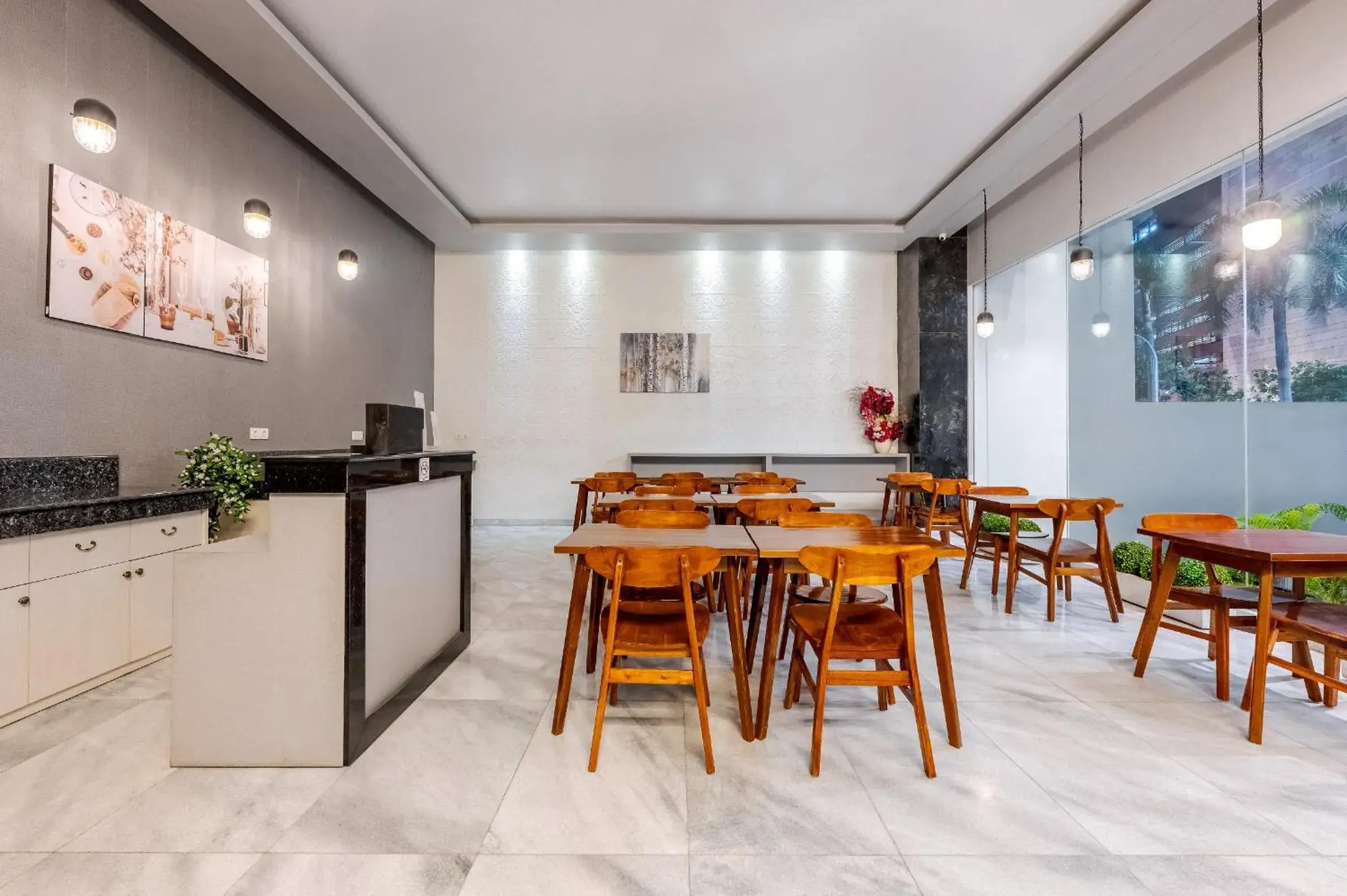 Restaurant/places to eat in Grand Thamrin Hotel Restaurant/places to eat in Grand Thamrin Hotel