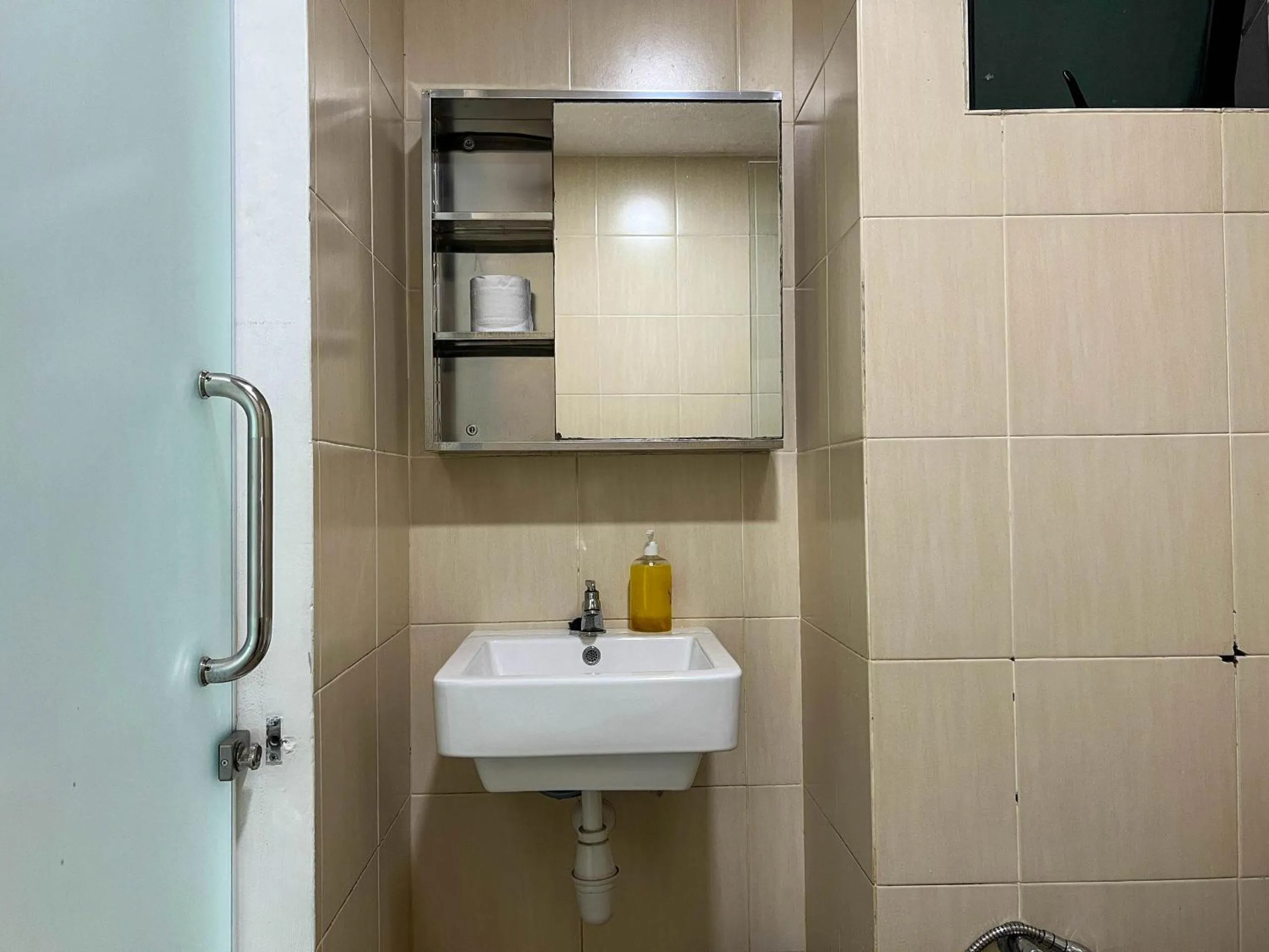 Hush Inn at ITCC Manhattan Suites