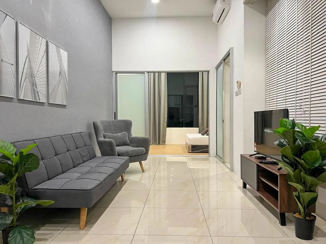 Hush Inn at ITCC Manhattan Suites