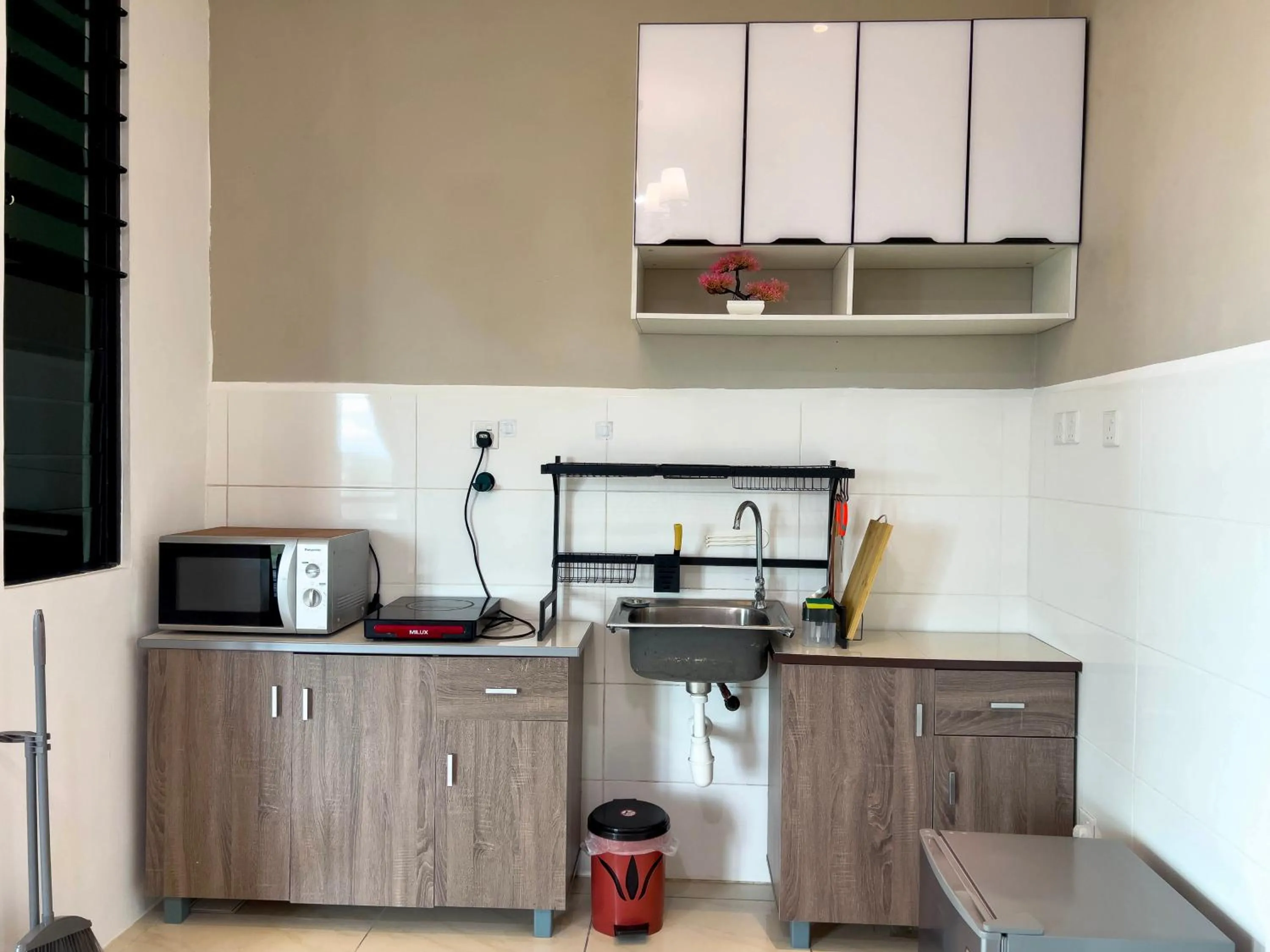 Hush Inn at ITCC Manhattan Suites