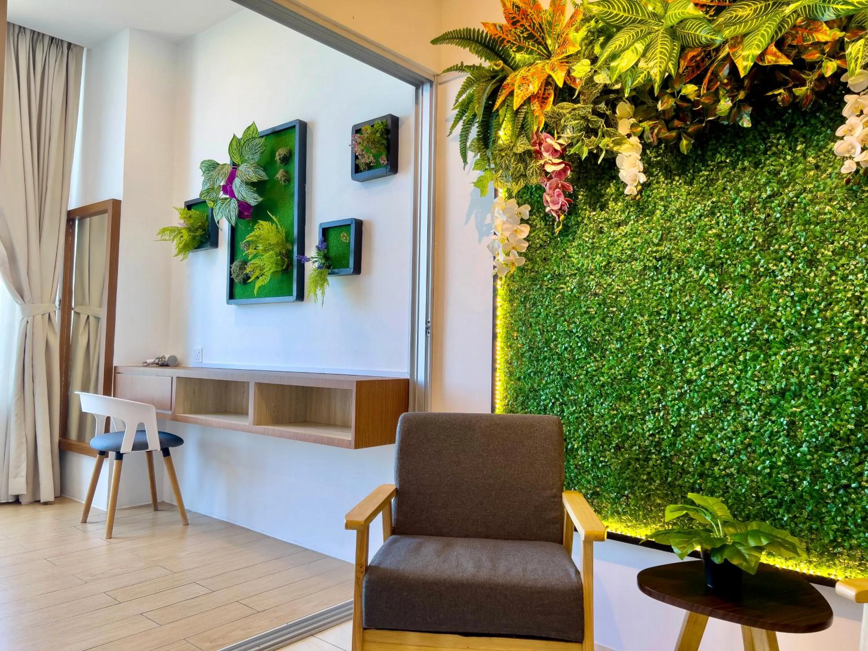 Hush Inn at ITCC Manhattan Suites