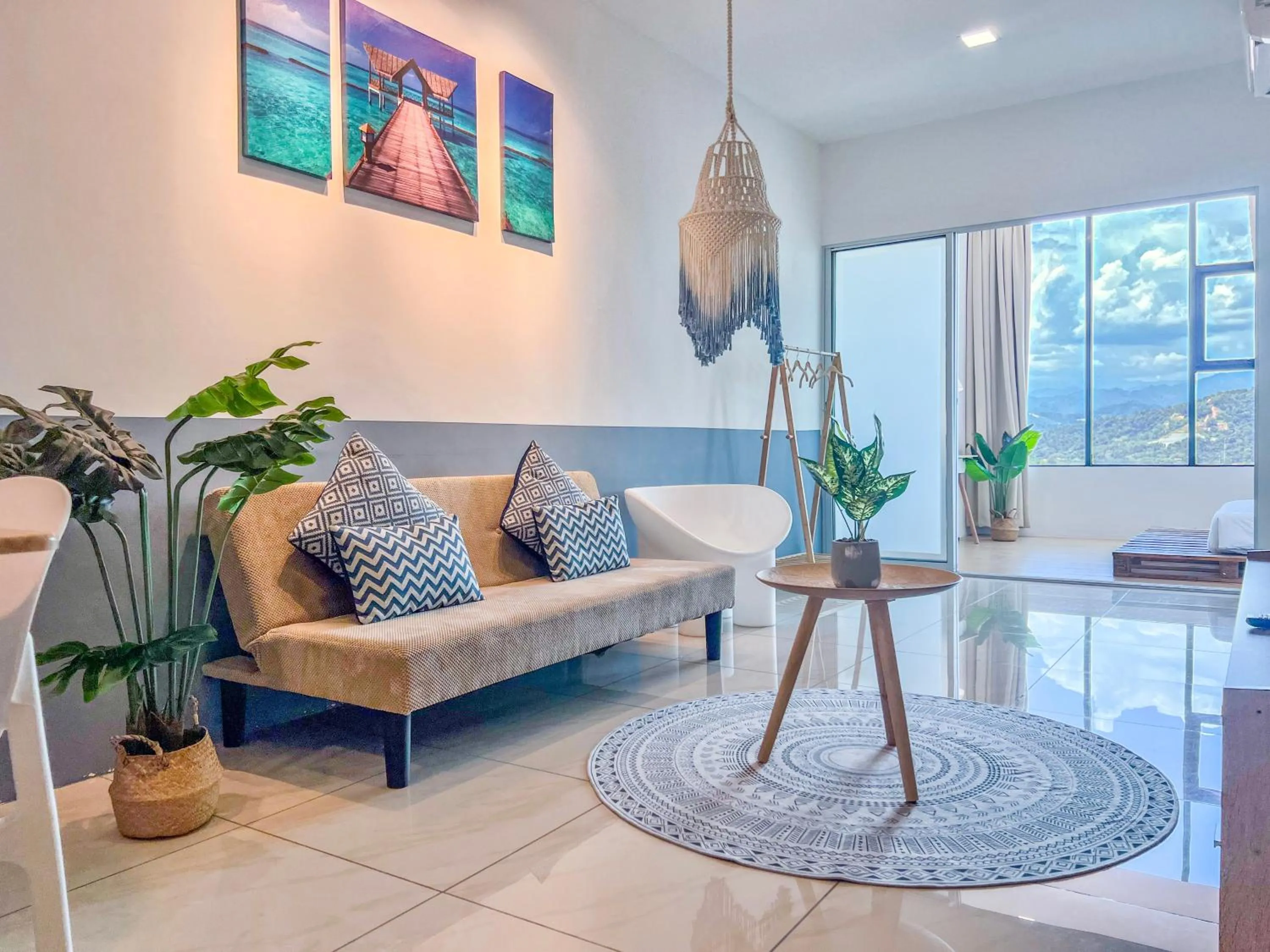 Hush Inn at ITCC Manhattan Suites