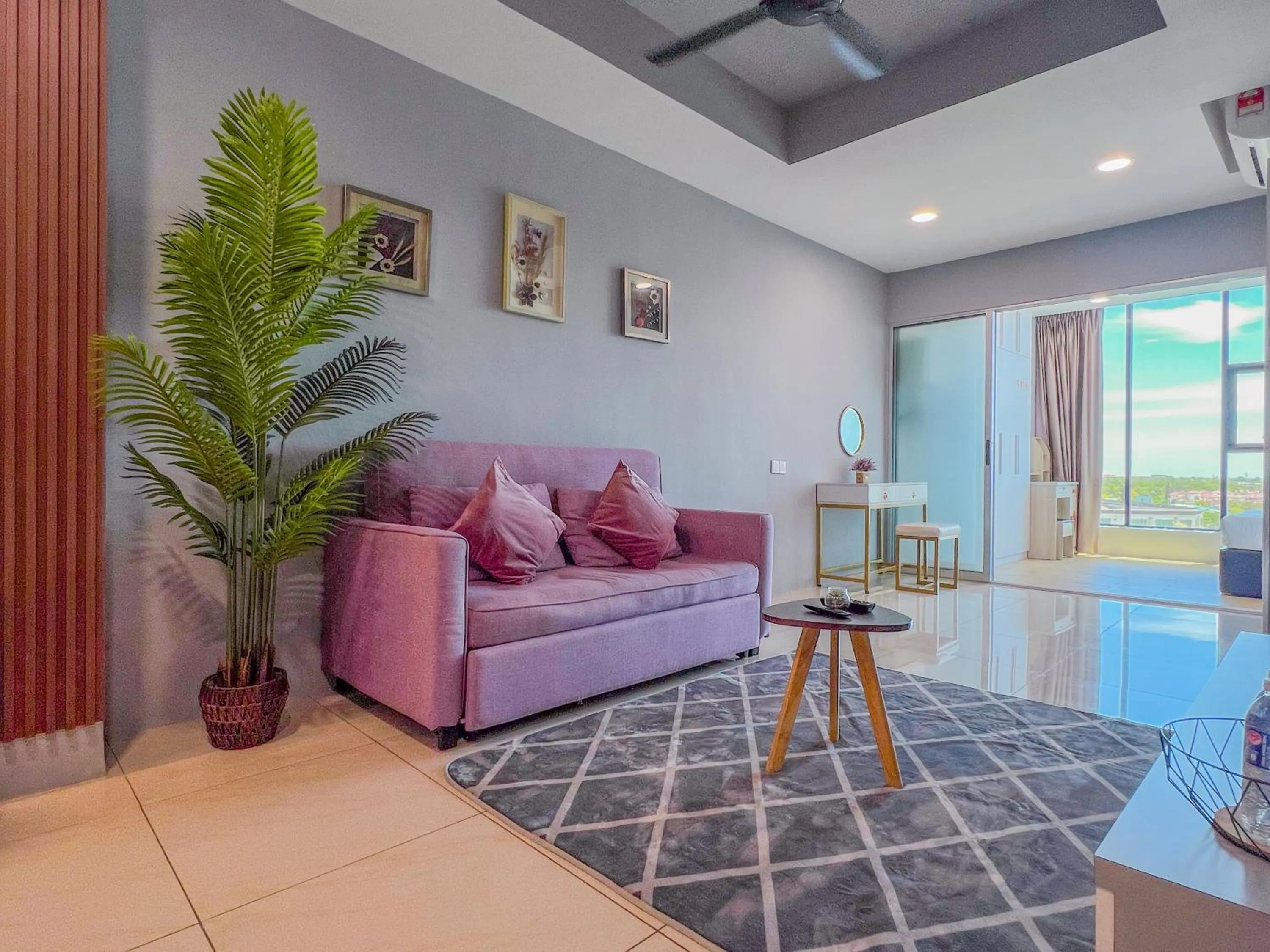 Hush Inn at ITCC Manhattan Suites