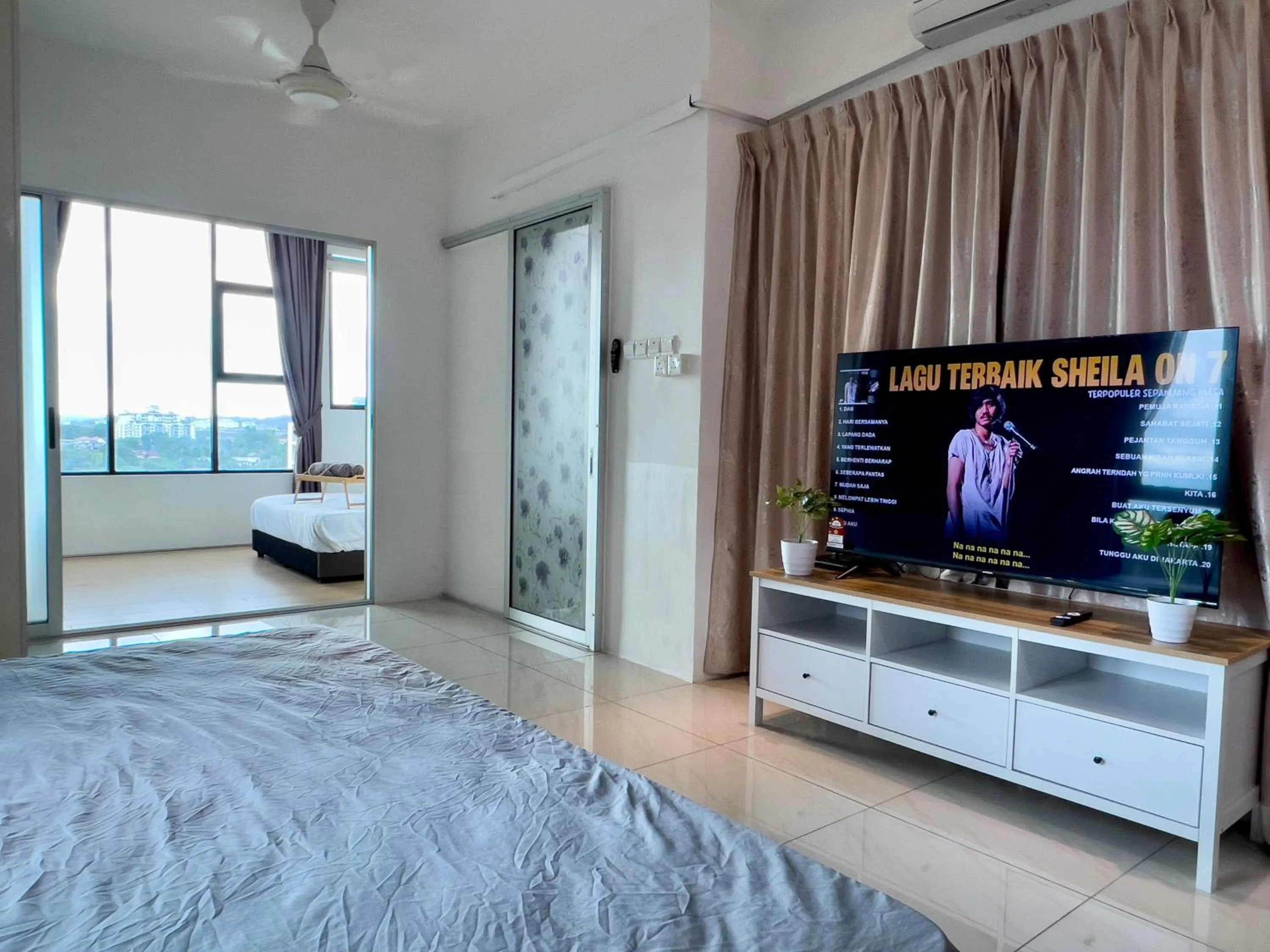 Bed in Hush Inn at ITCC Manhattan Suites