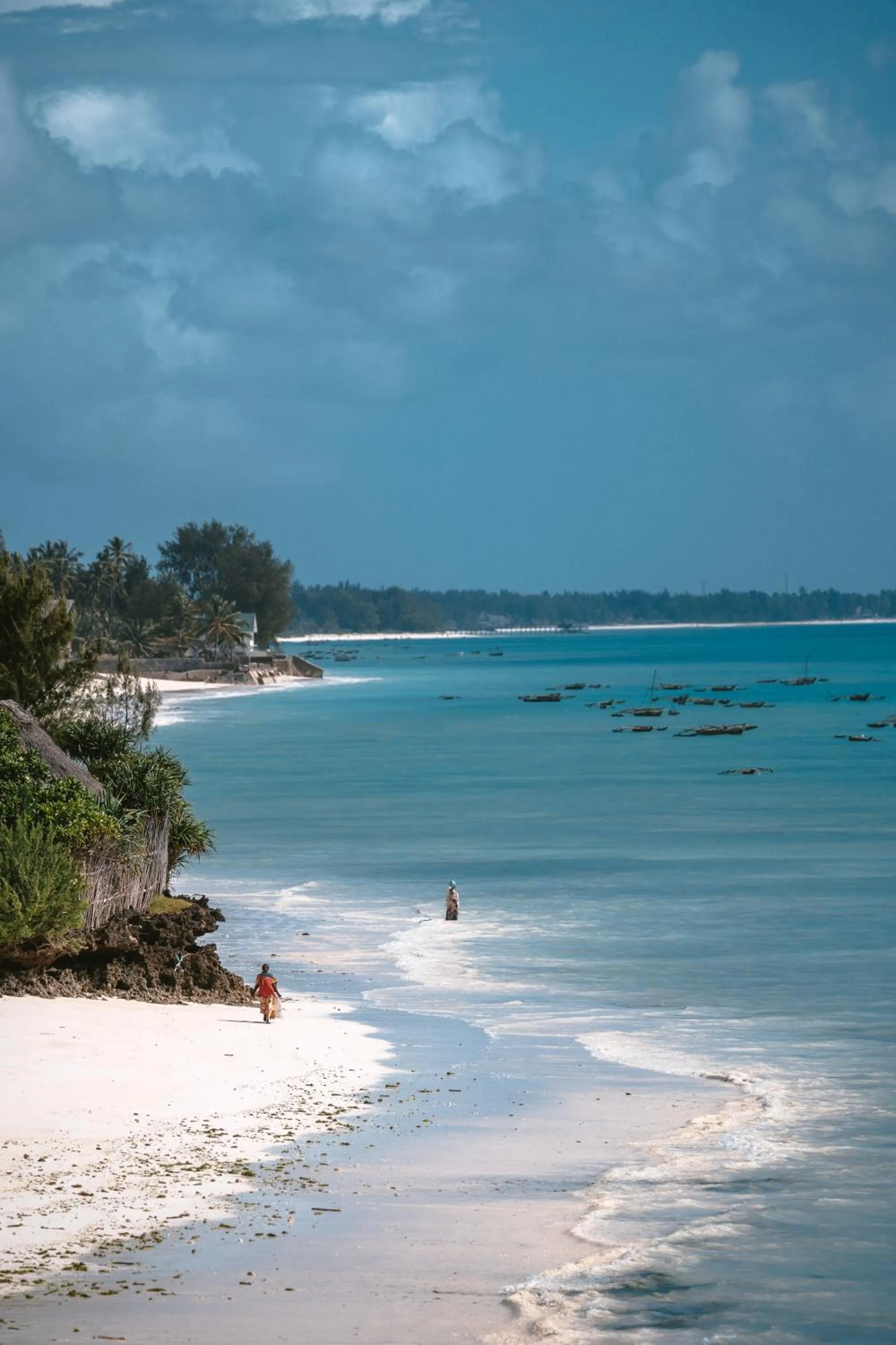 Property building in Coral Rocks Hotel & Restaurant