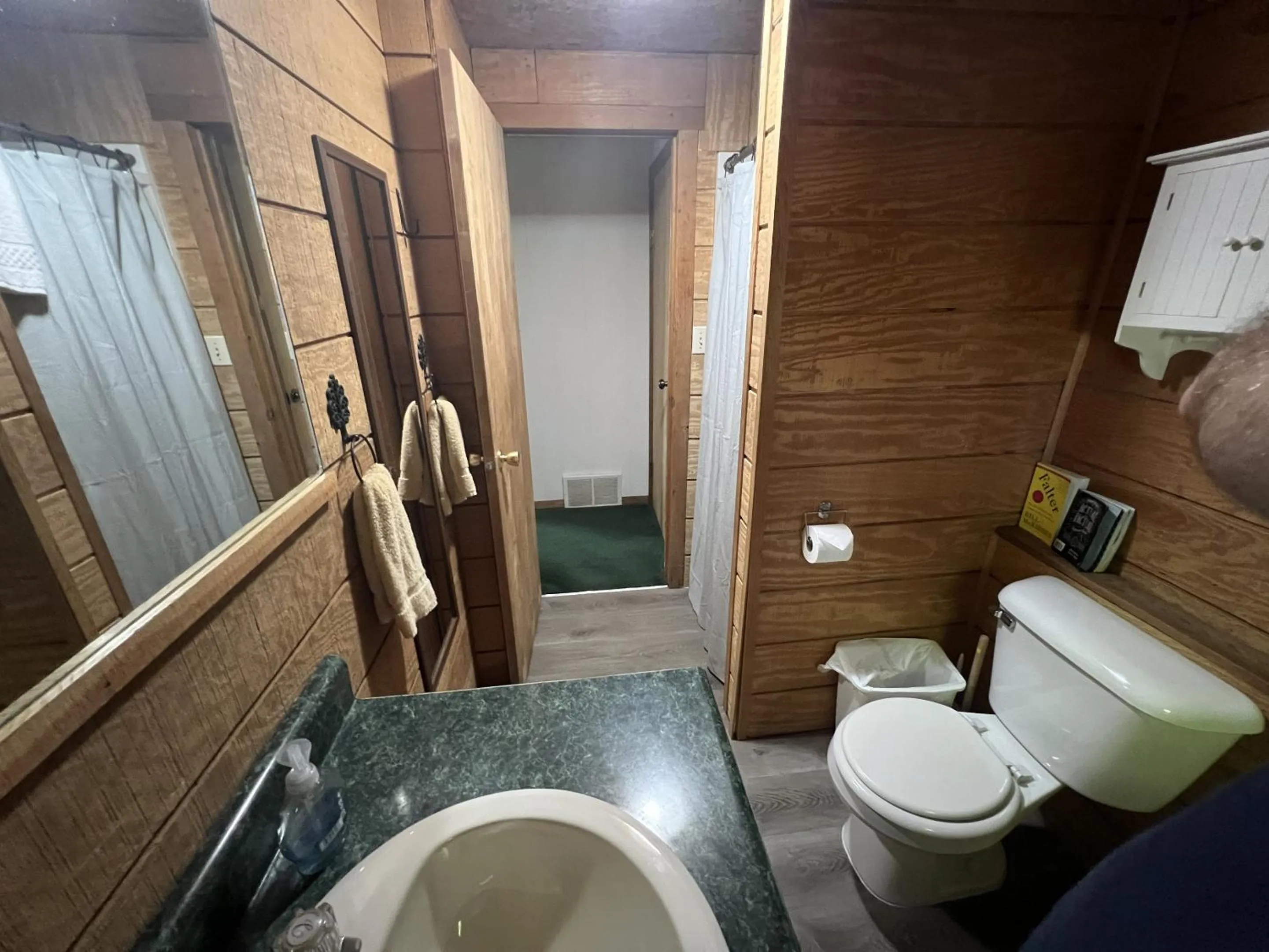 Bathroom in Rock Stalls Lodge Hocking Hills