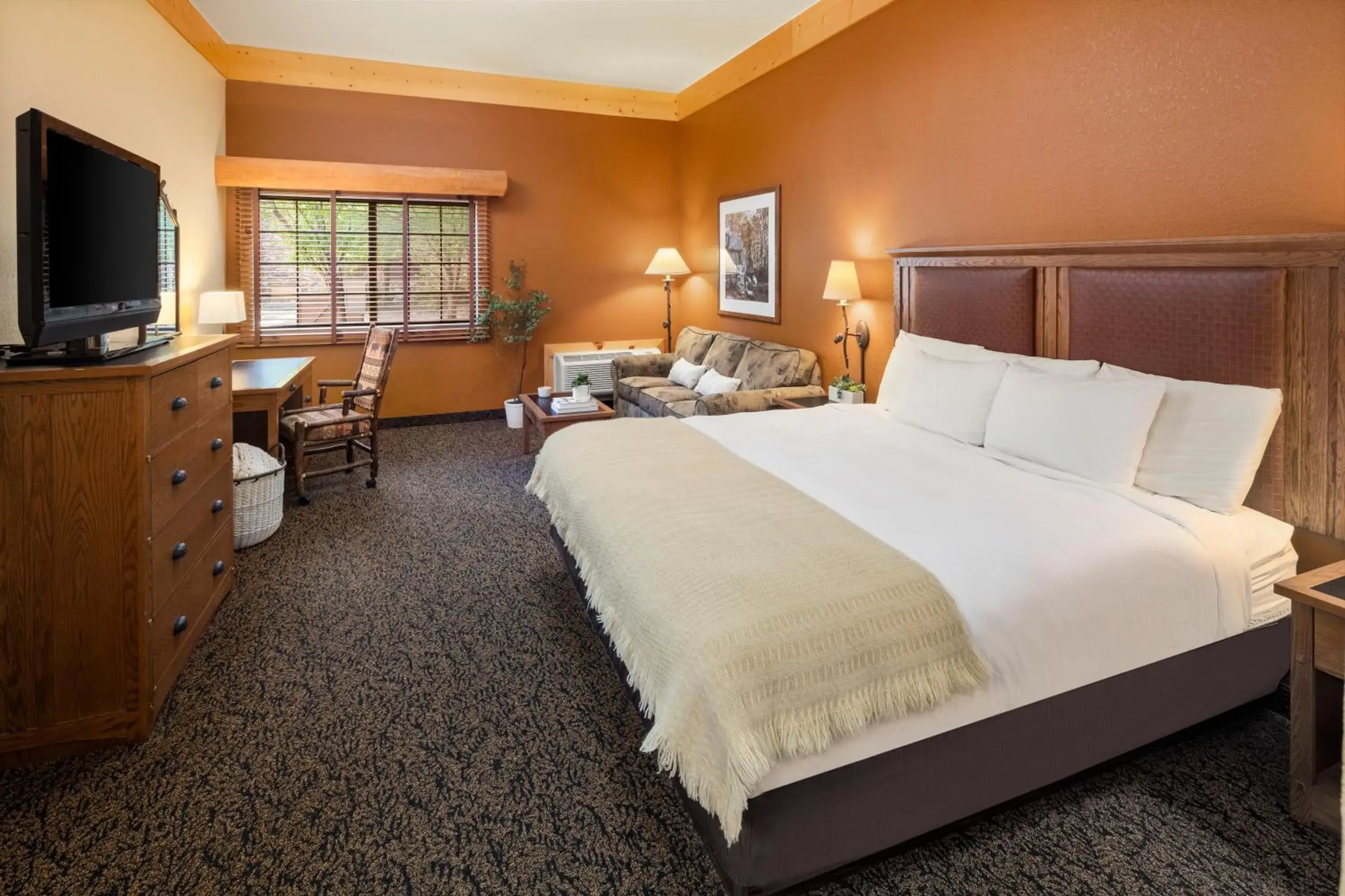 King Studio in bantr Grand Hotel Wausau - Rothschild King Studio in bantr Grand Hotel Wausau - Rothschild