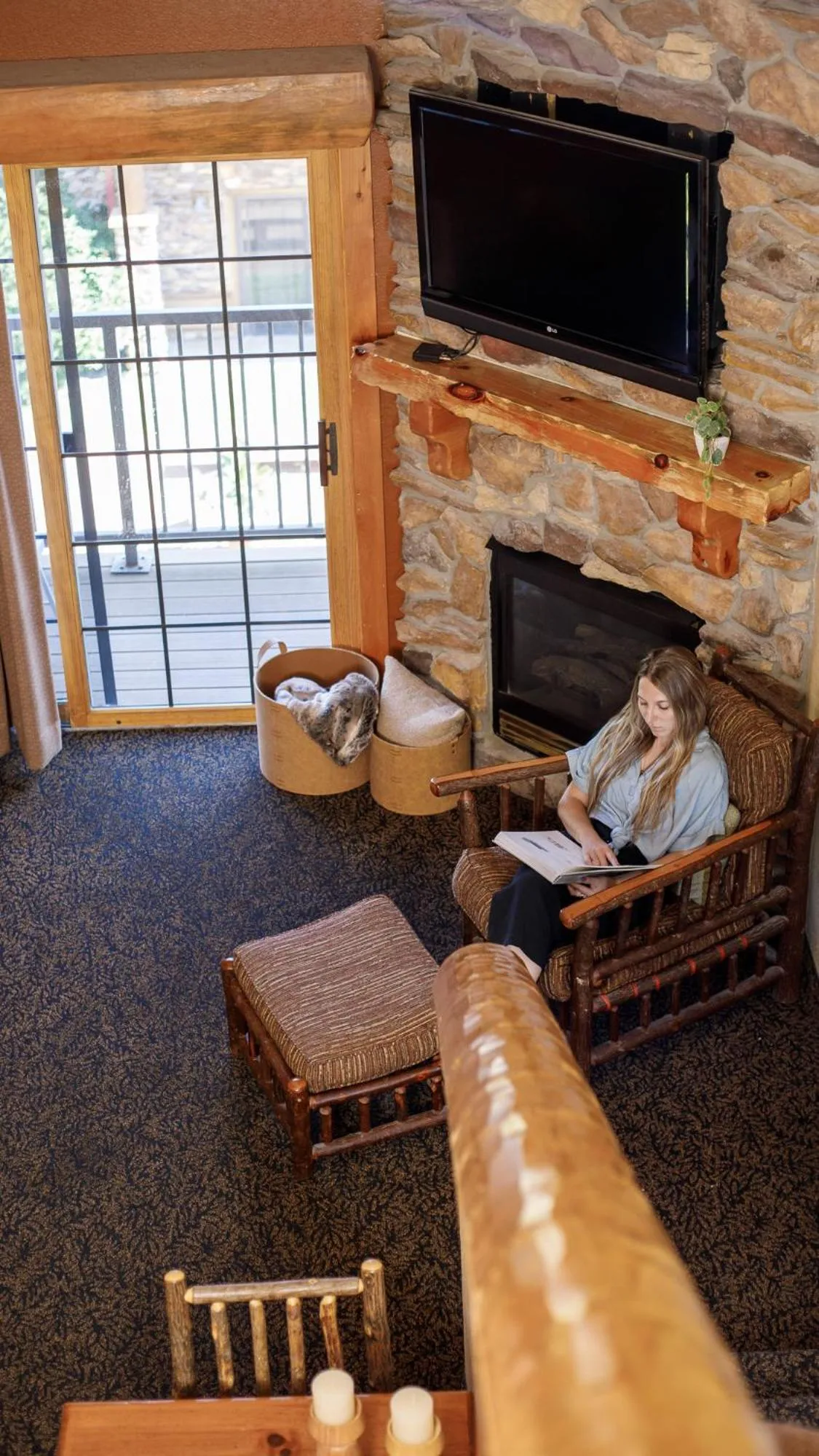 Communal lounge/ TV room in bantr Grand Hotel Wausau - Rothschild