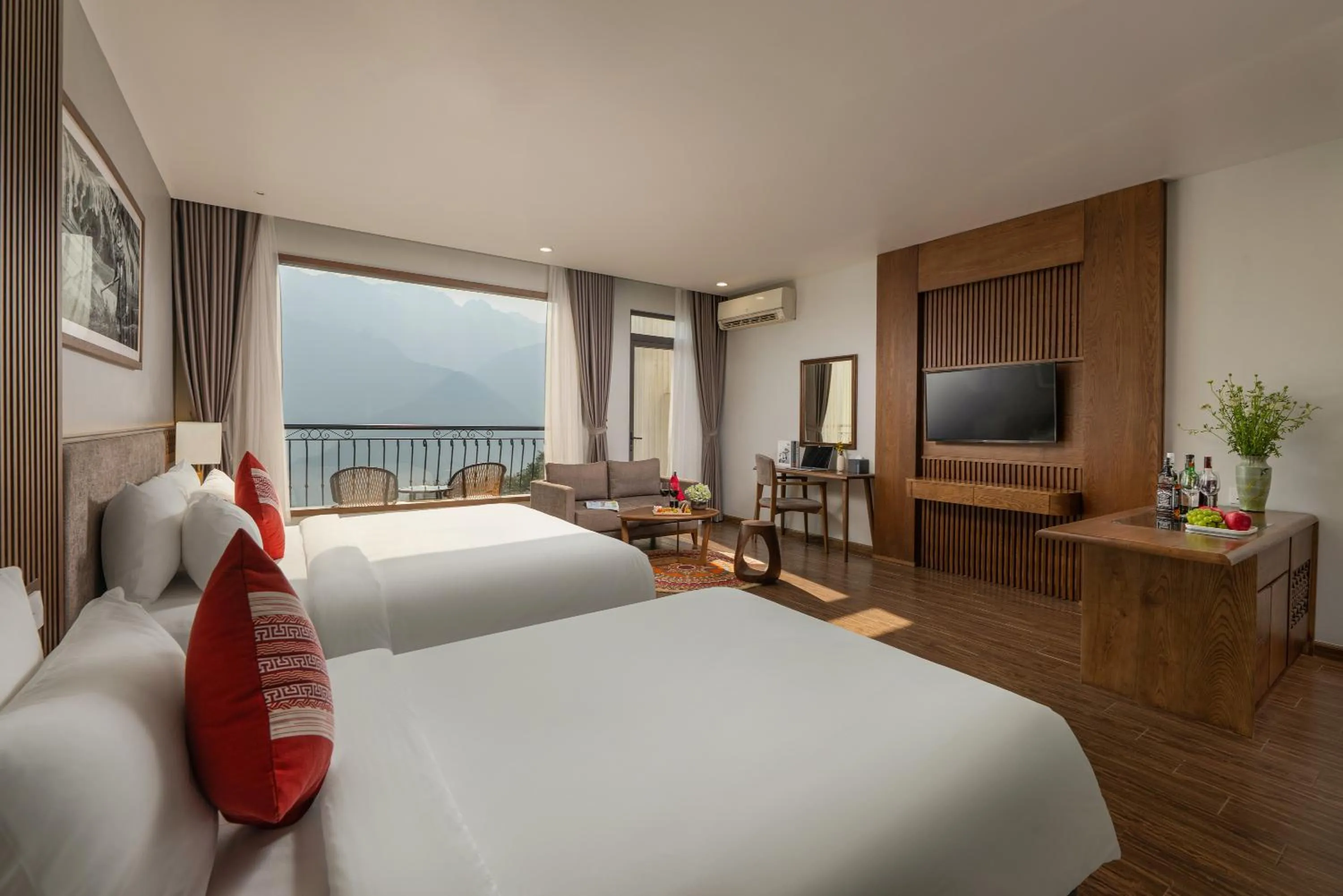 Mountain view, Bed in DeLaSol Sapa - Central Boutique Hotel