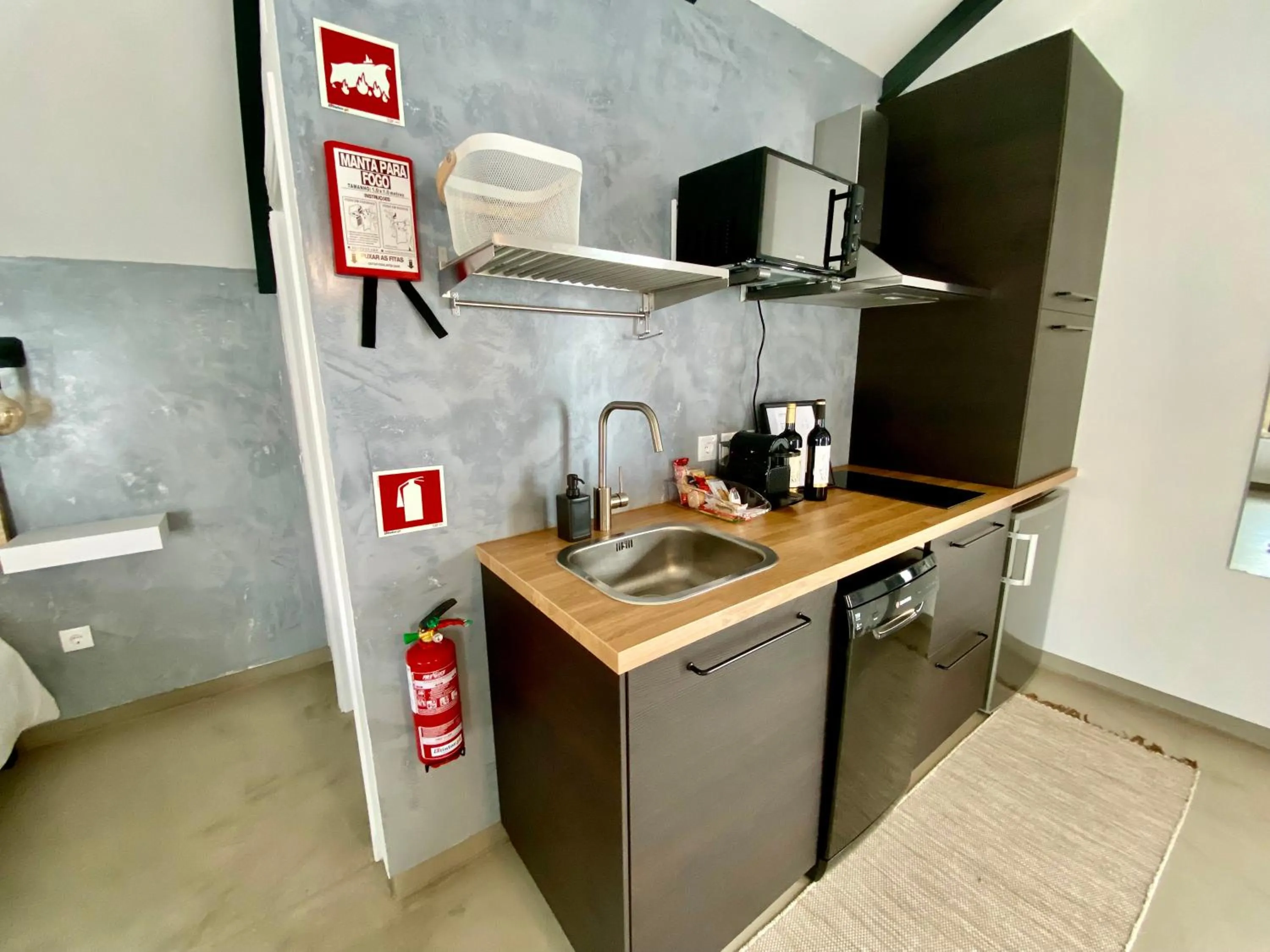 Coffee/tea facilities in Villa Rio by Valada Village
