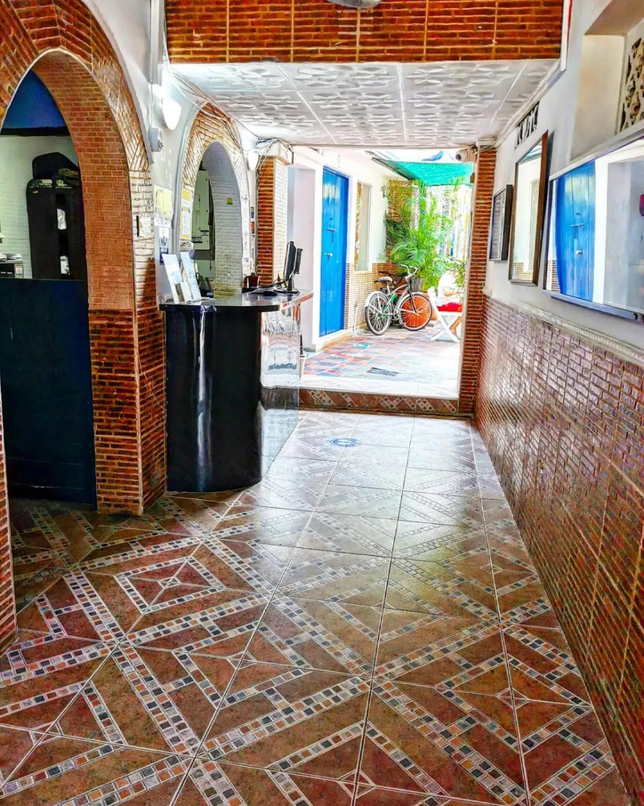 Property building in Hostal Luna Llena Getsemaní