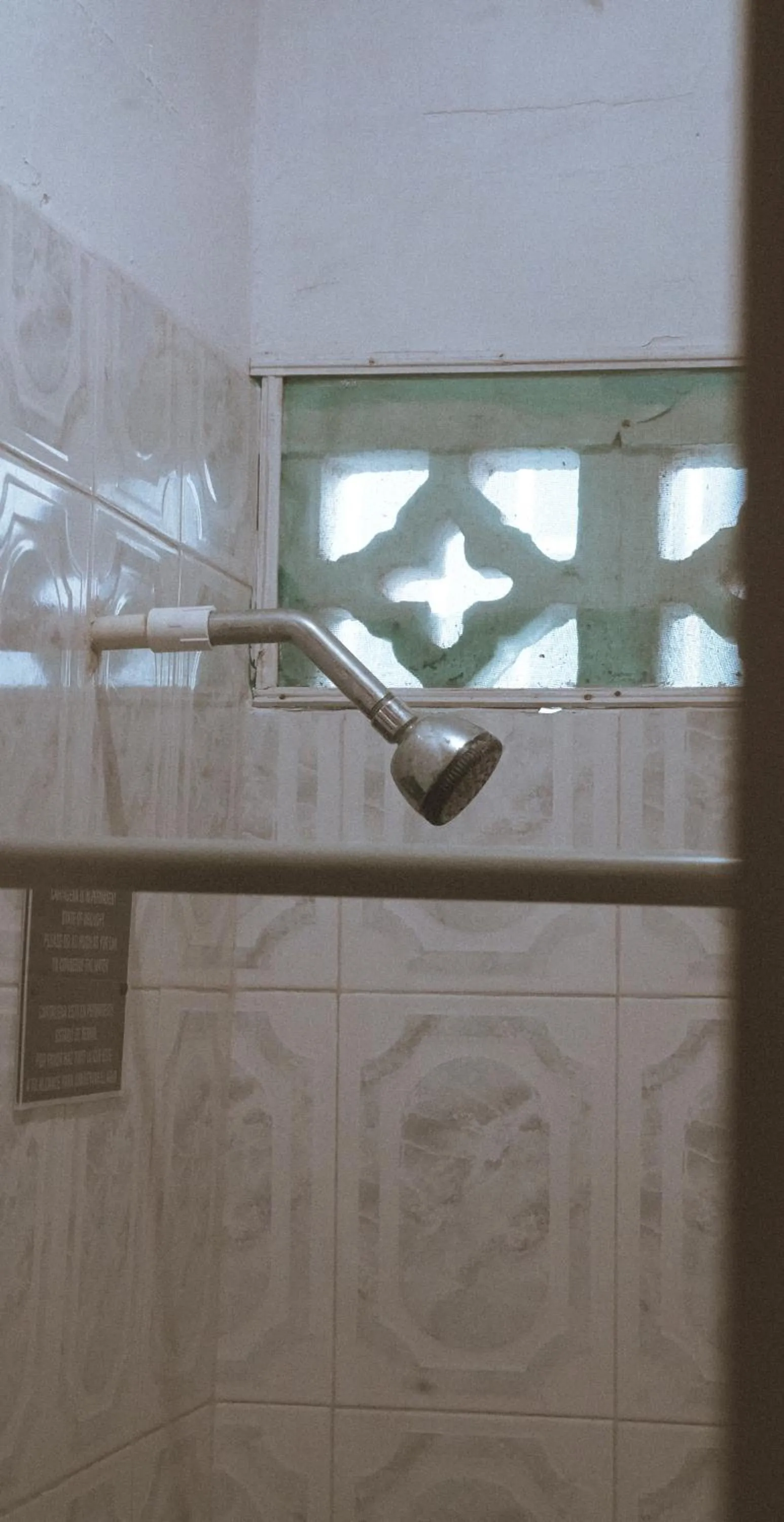 Shower in Hostal Luna Llena Getsemaní