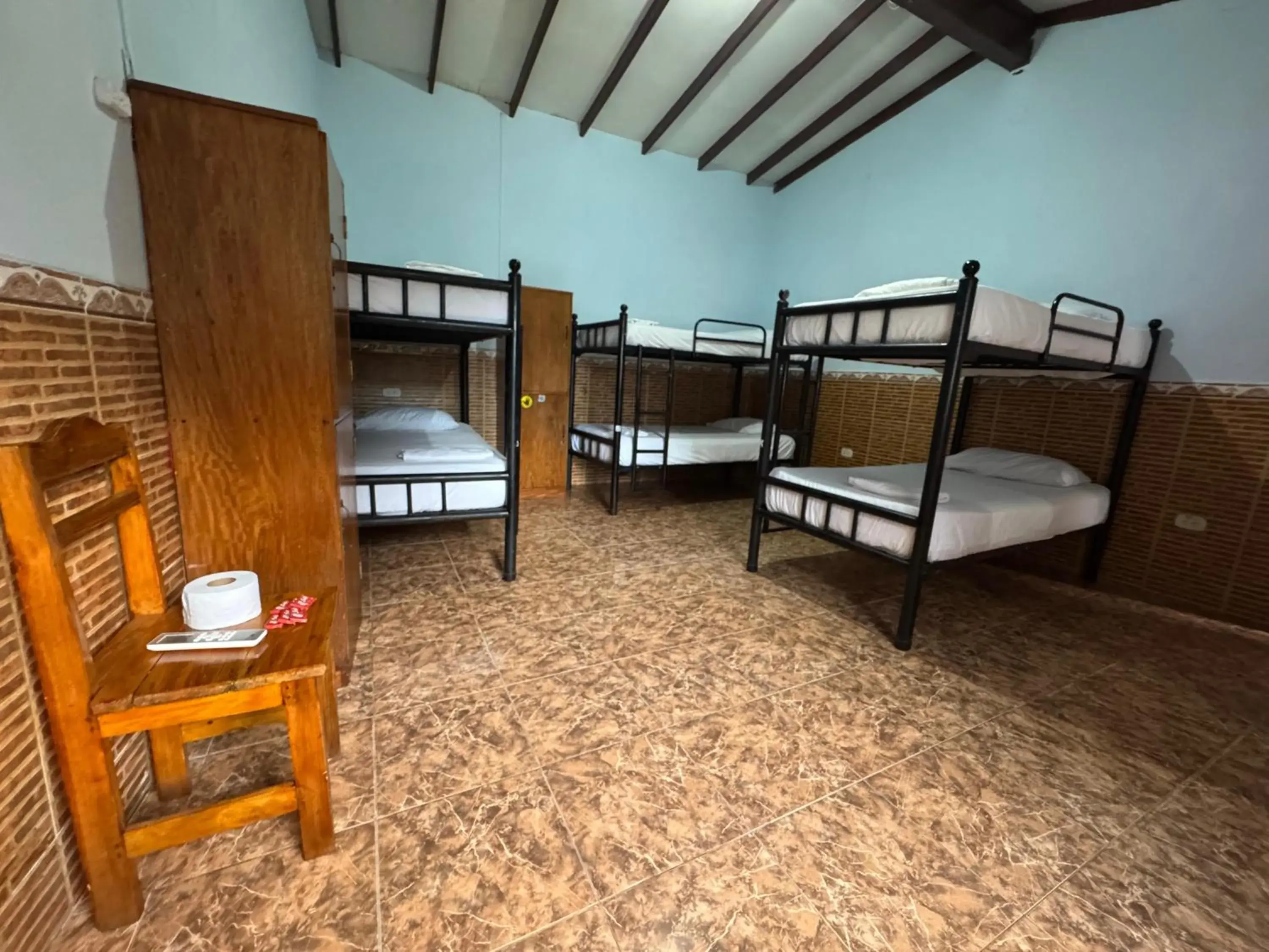 Bed in 6-Bed Mixed Dormitory Room in Hostal Luna Llena Getsemaní Bed in 6-Bed Mixed Dormitory Room in Hostal Luna Llena Getsemaní