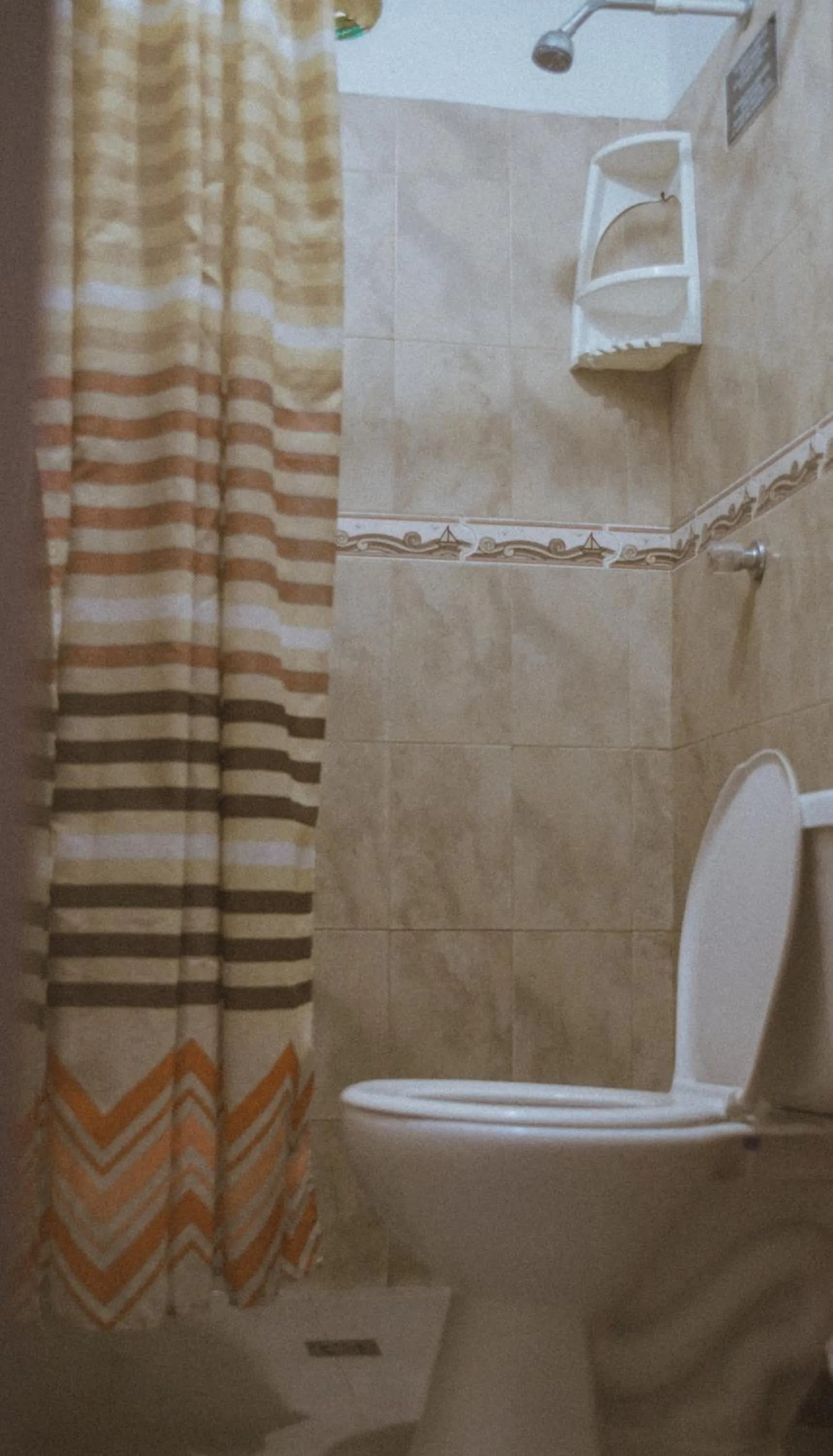 Shower in Hostal Luna Llena Getsemaní