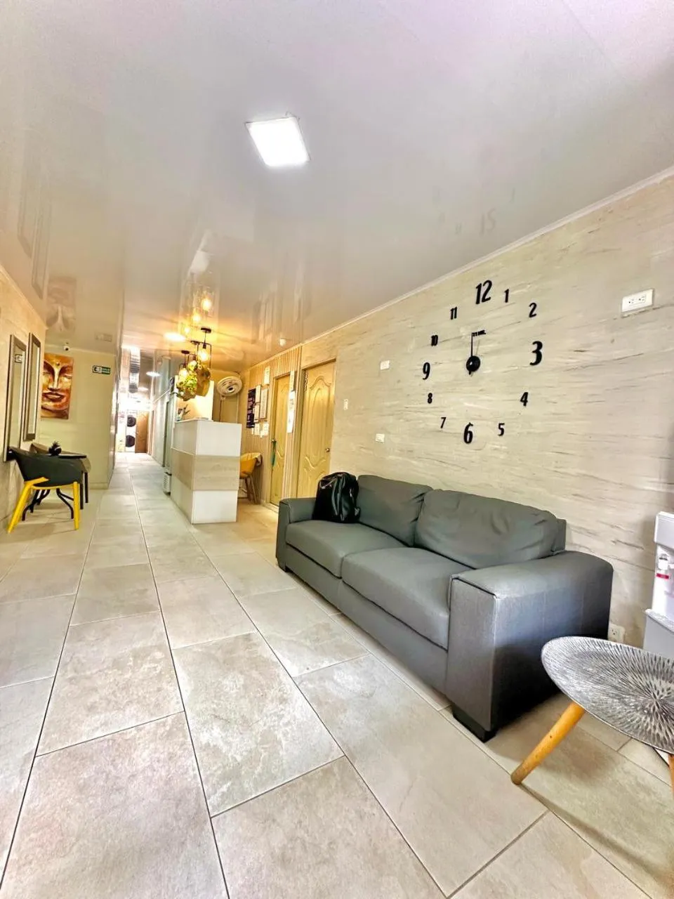 Communal lounge/ TV room in Hotel Nakama