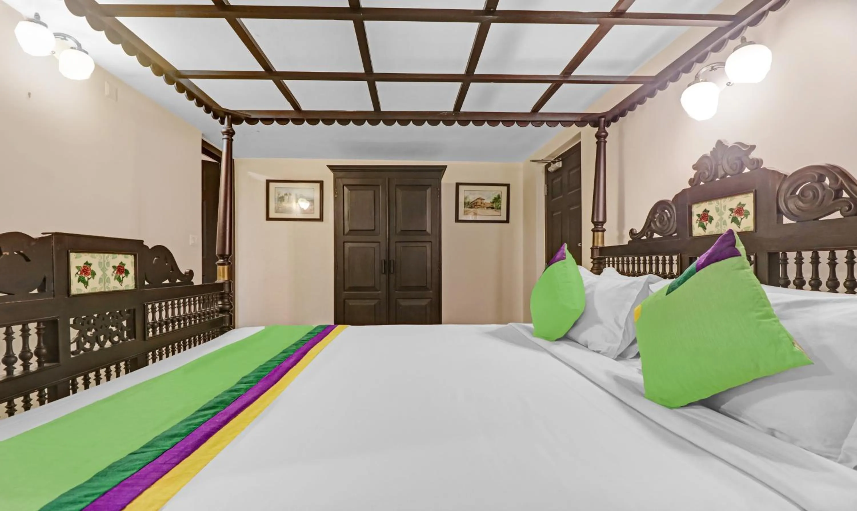 Bedroom, Bed in Treebo Anchor Inn