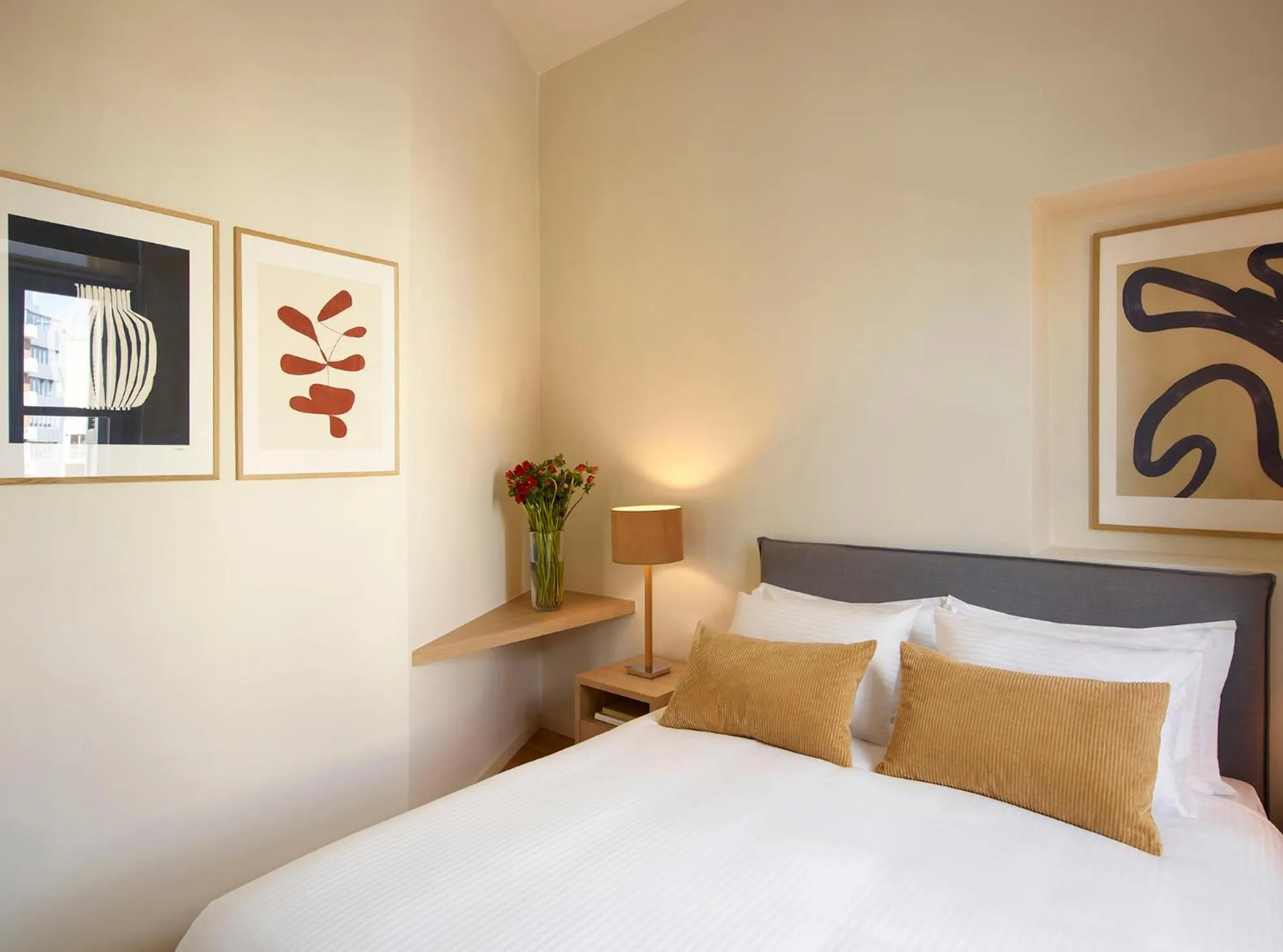 Bedroom, Bed in Del Taso 1850