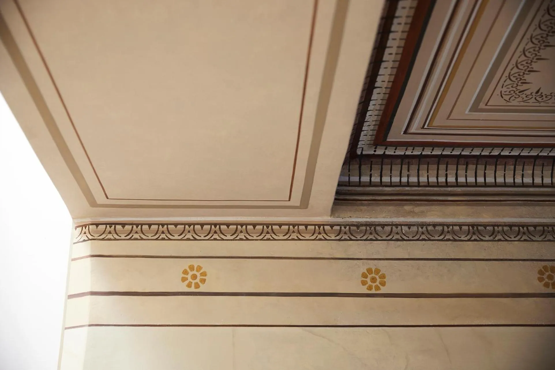 Decorative detail in Del Taso 1850