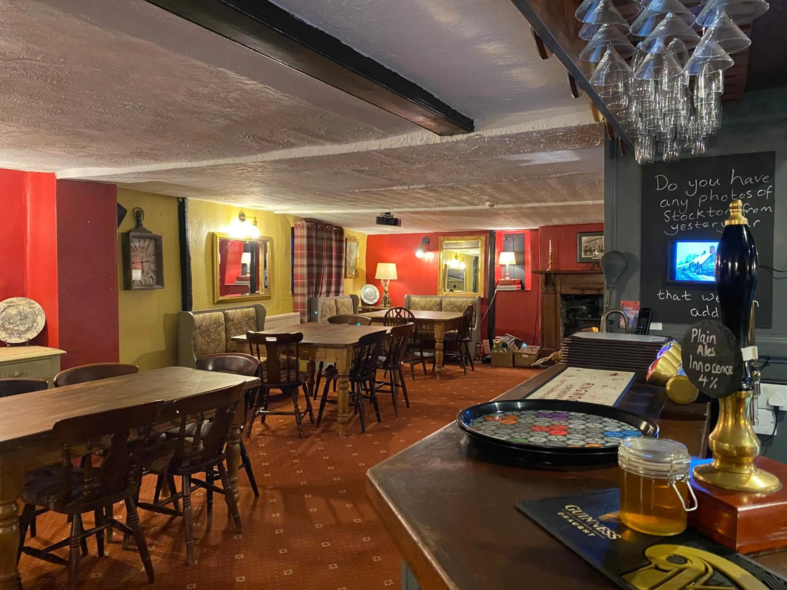 Restaurant/places to eat in The Carriers Arms