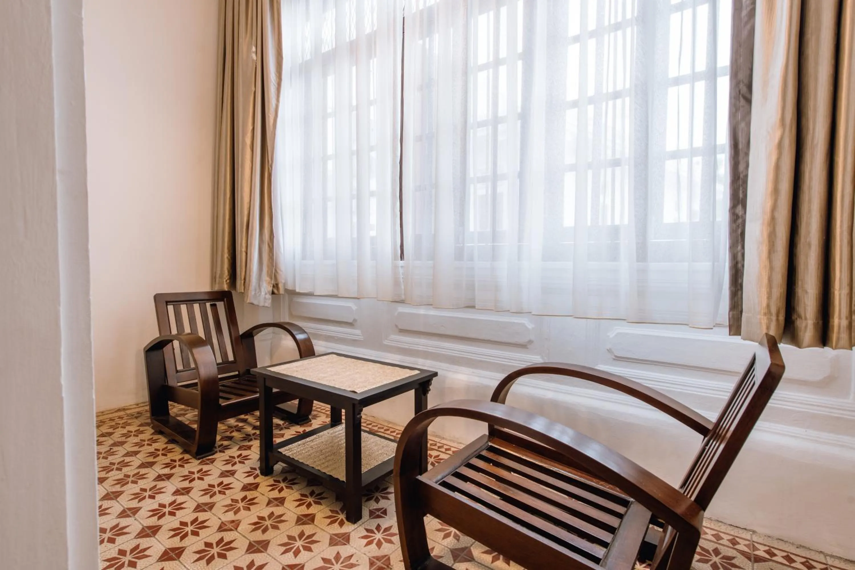 Seating area, Bed in Heeren By The River