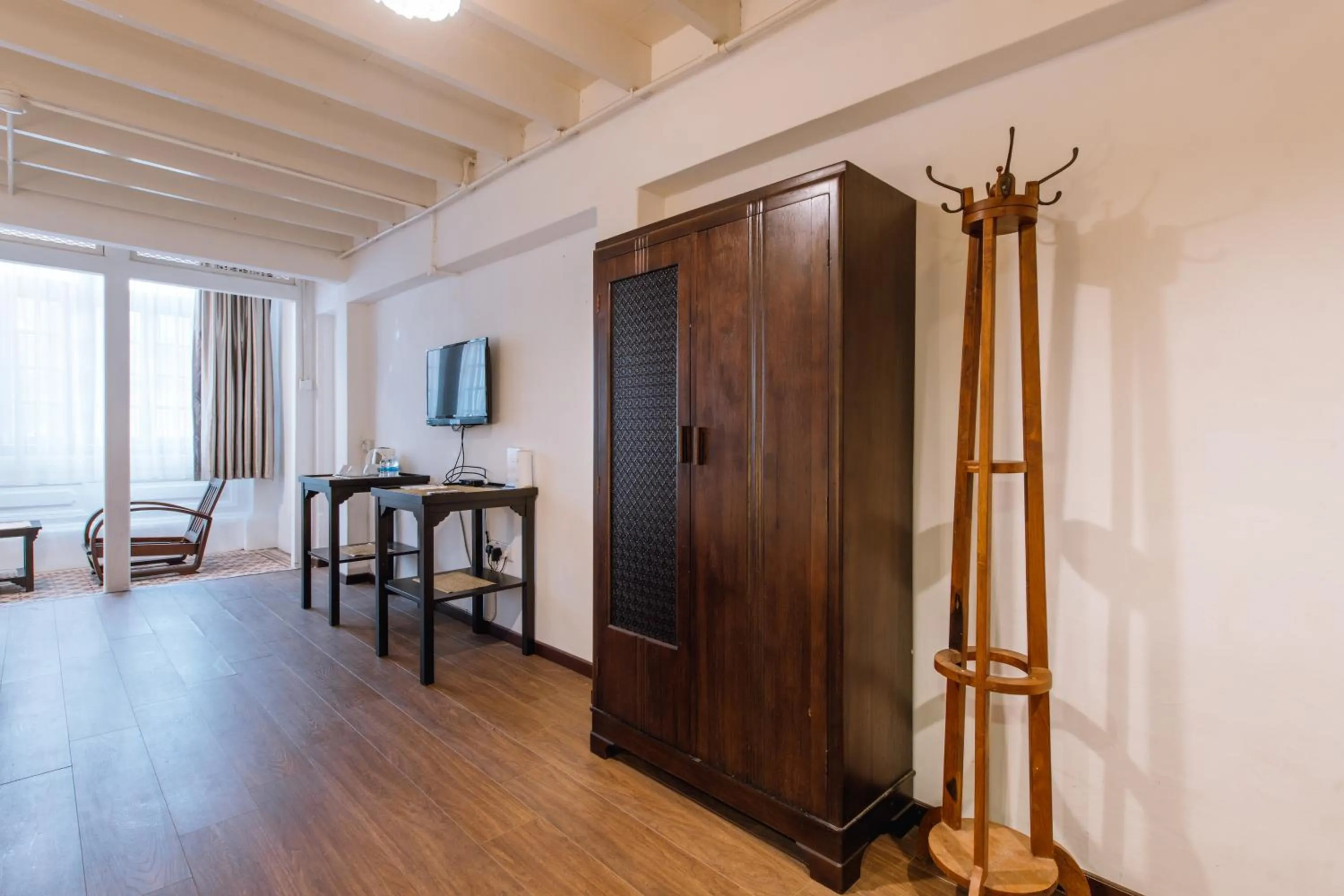 wardrobe in Heeren By The River