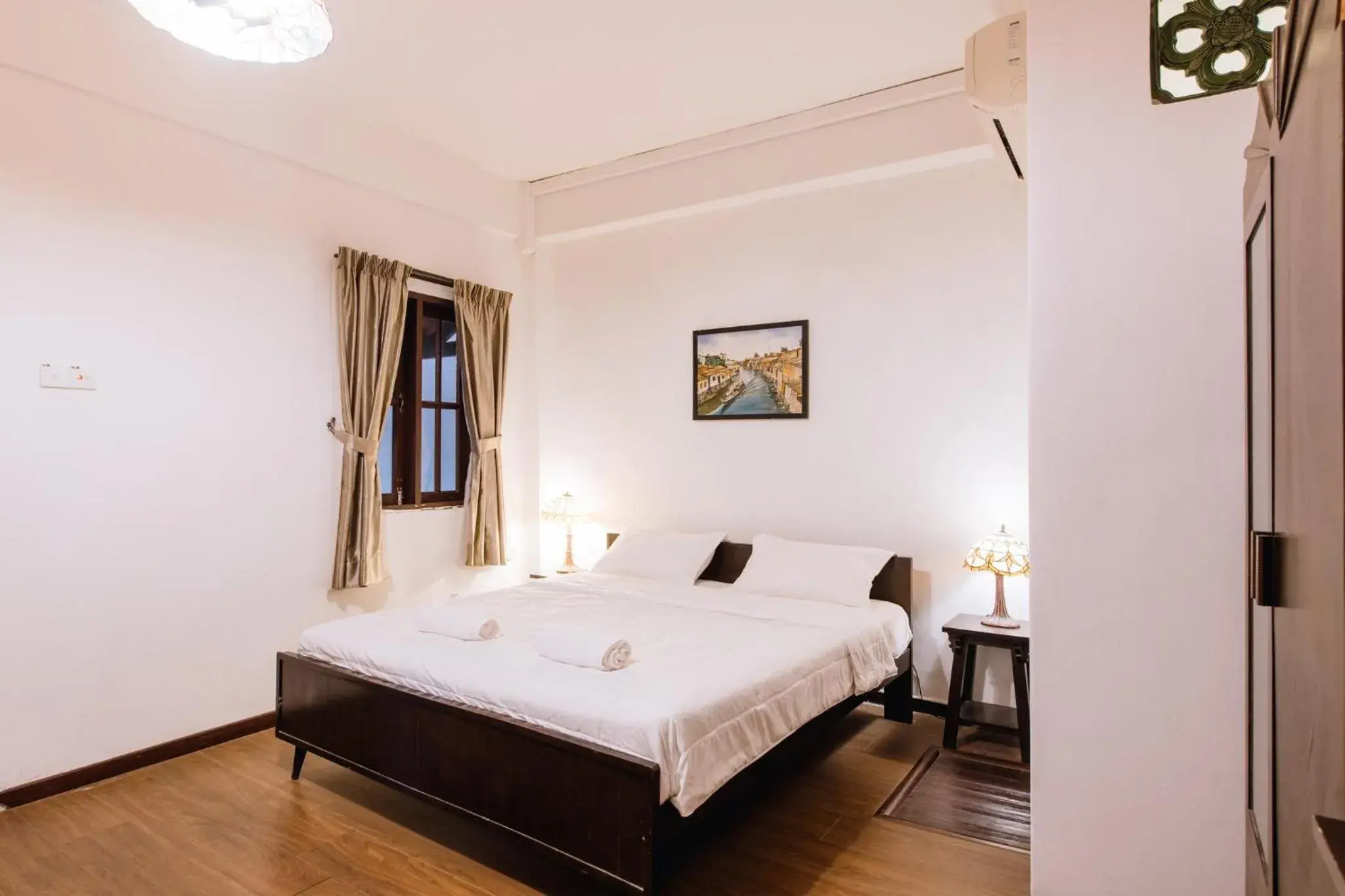 Photo of the whole room, Bed in Heeren By The River Photo of the whole room, Bed in Heeren By The River