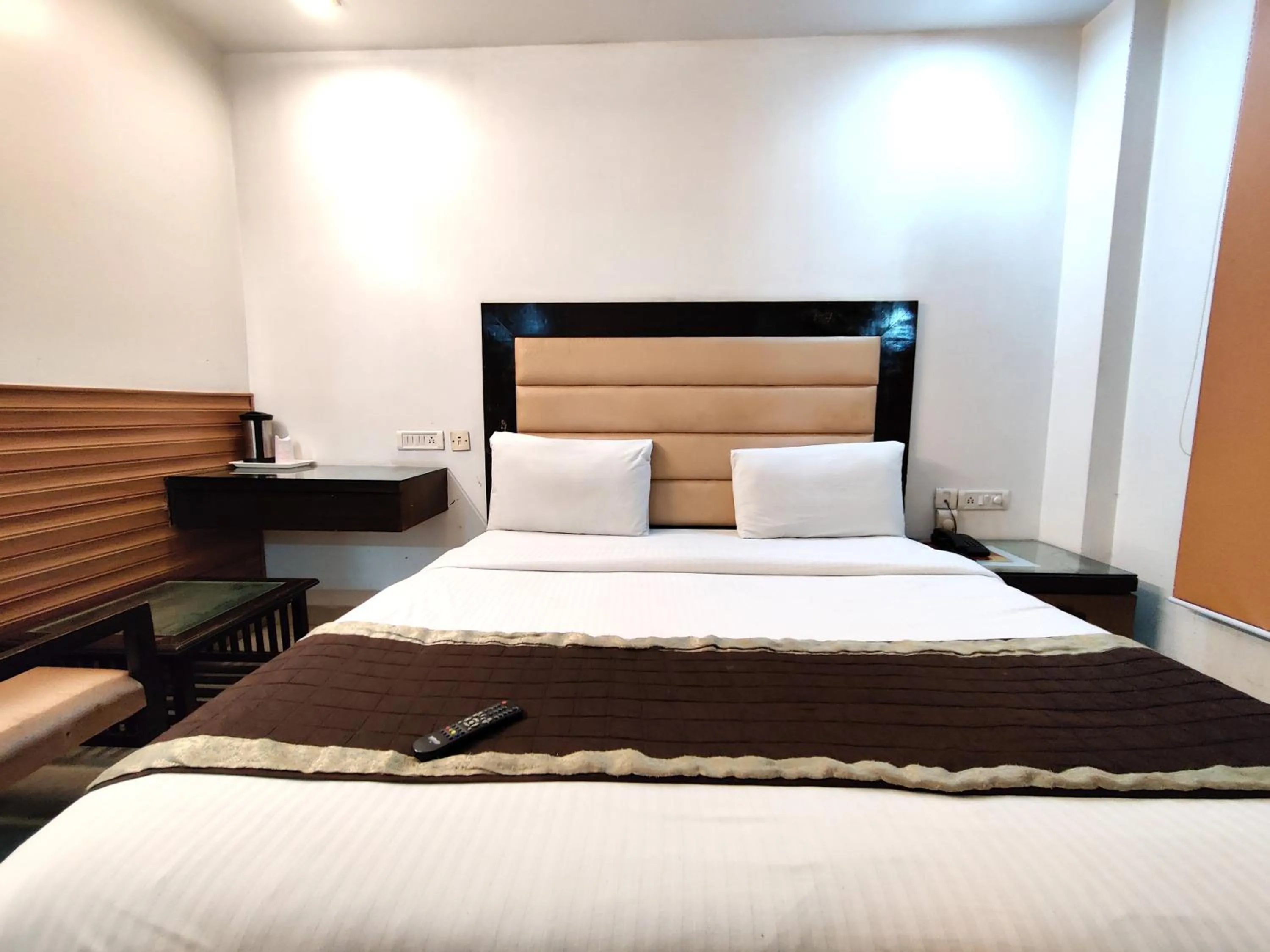 Bed in Hotel Delhi Pride, Karol Bagh