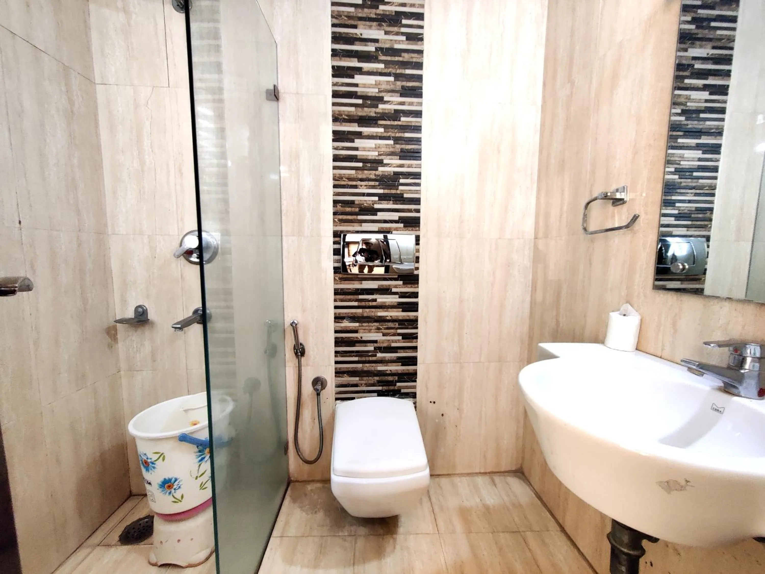 Bathroom in Hotel Delhi Pride, Karol Bagh