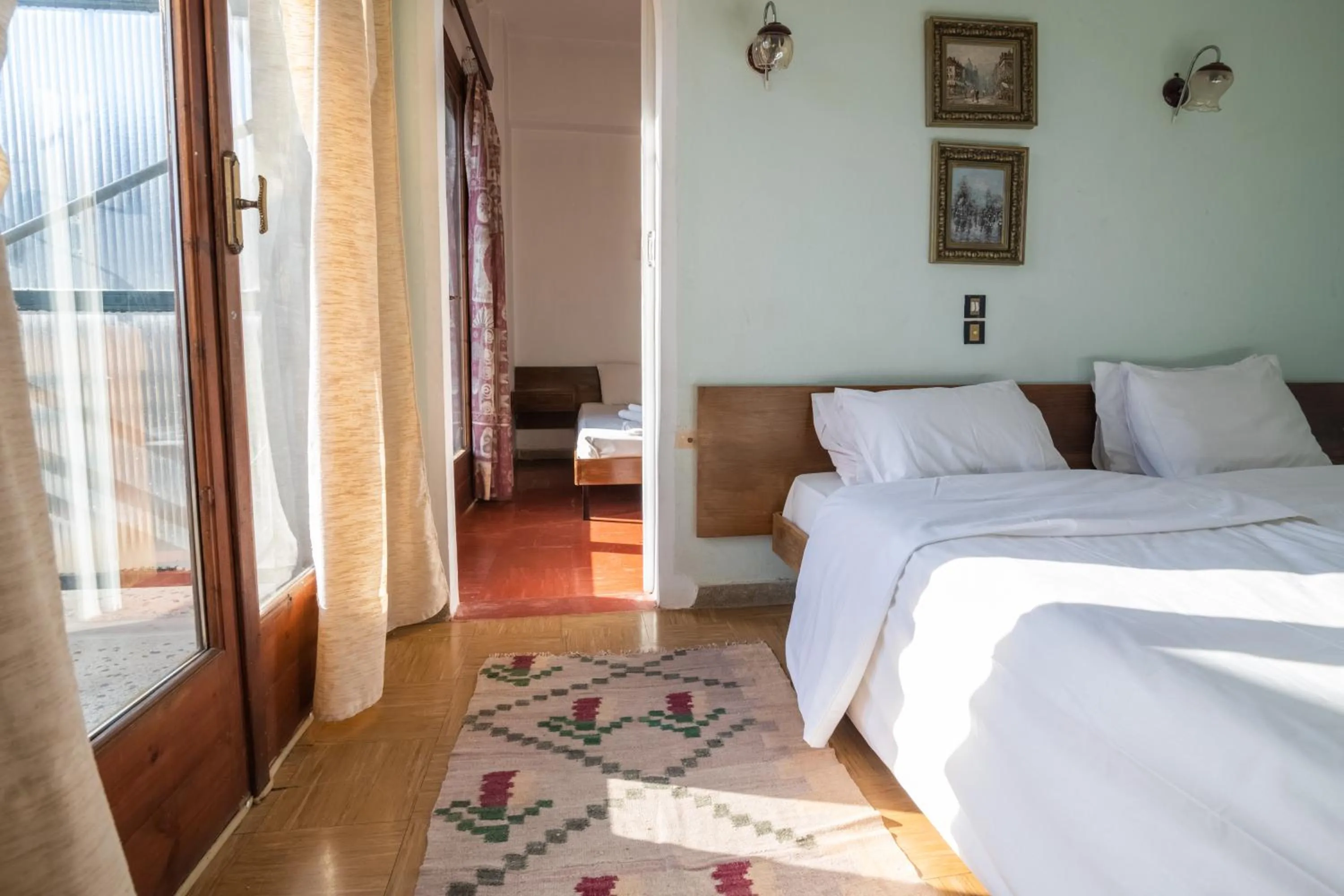 Photo of the whole room, Bed in ARION