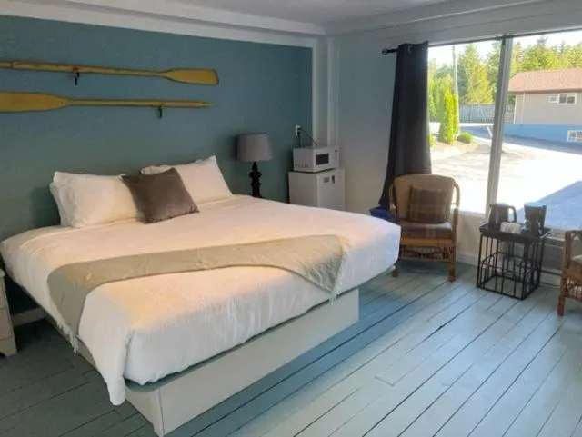 Kit Wat Motel & Marina